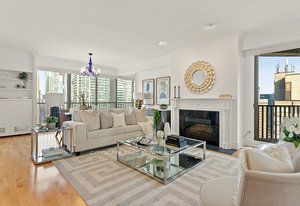 33 Harbour Square 3510 Property Photo 1