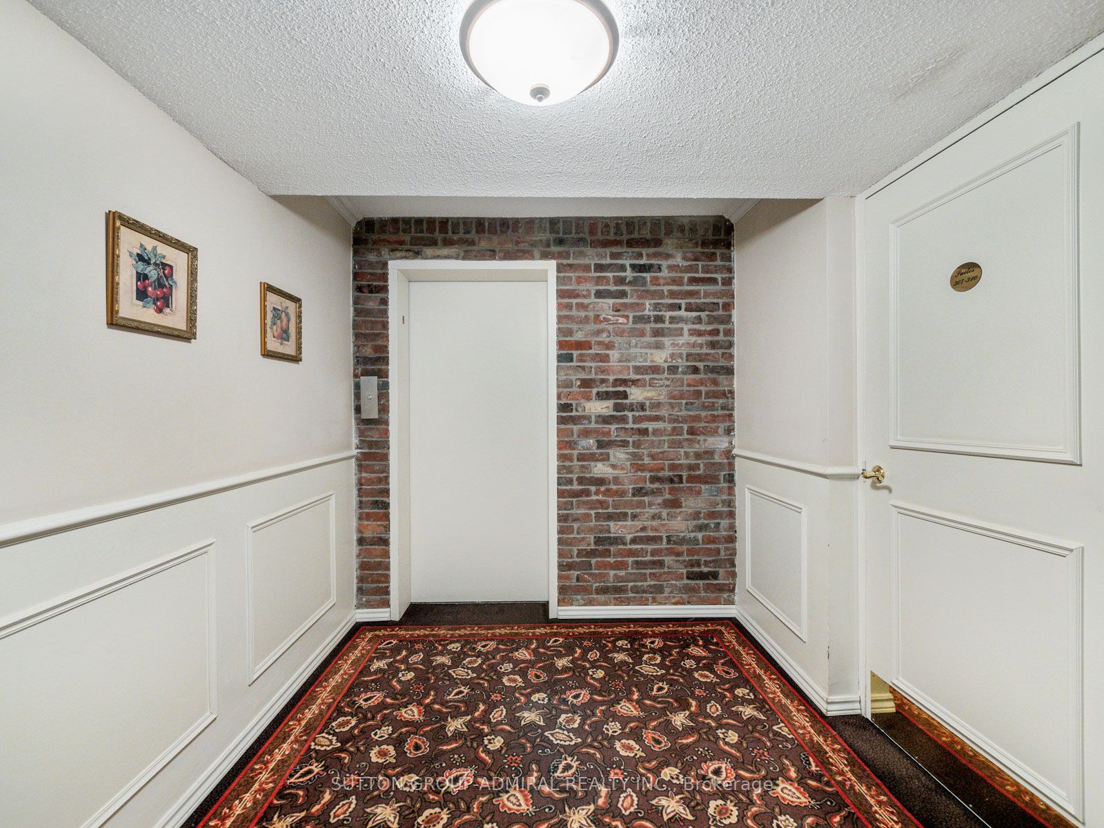 212 St George Street 302 Property Photo 4