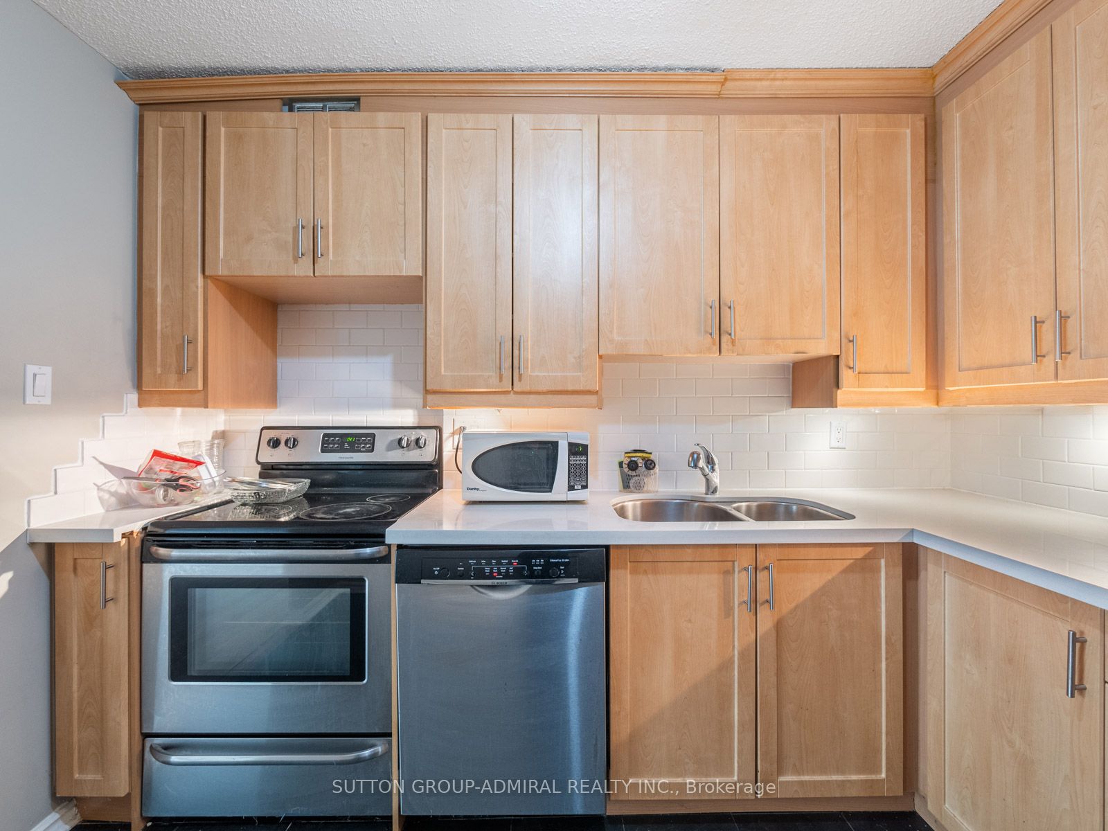 212 St George Street 302 Property Photo 12