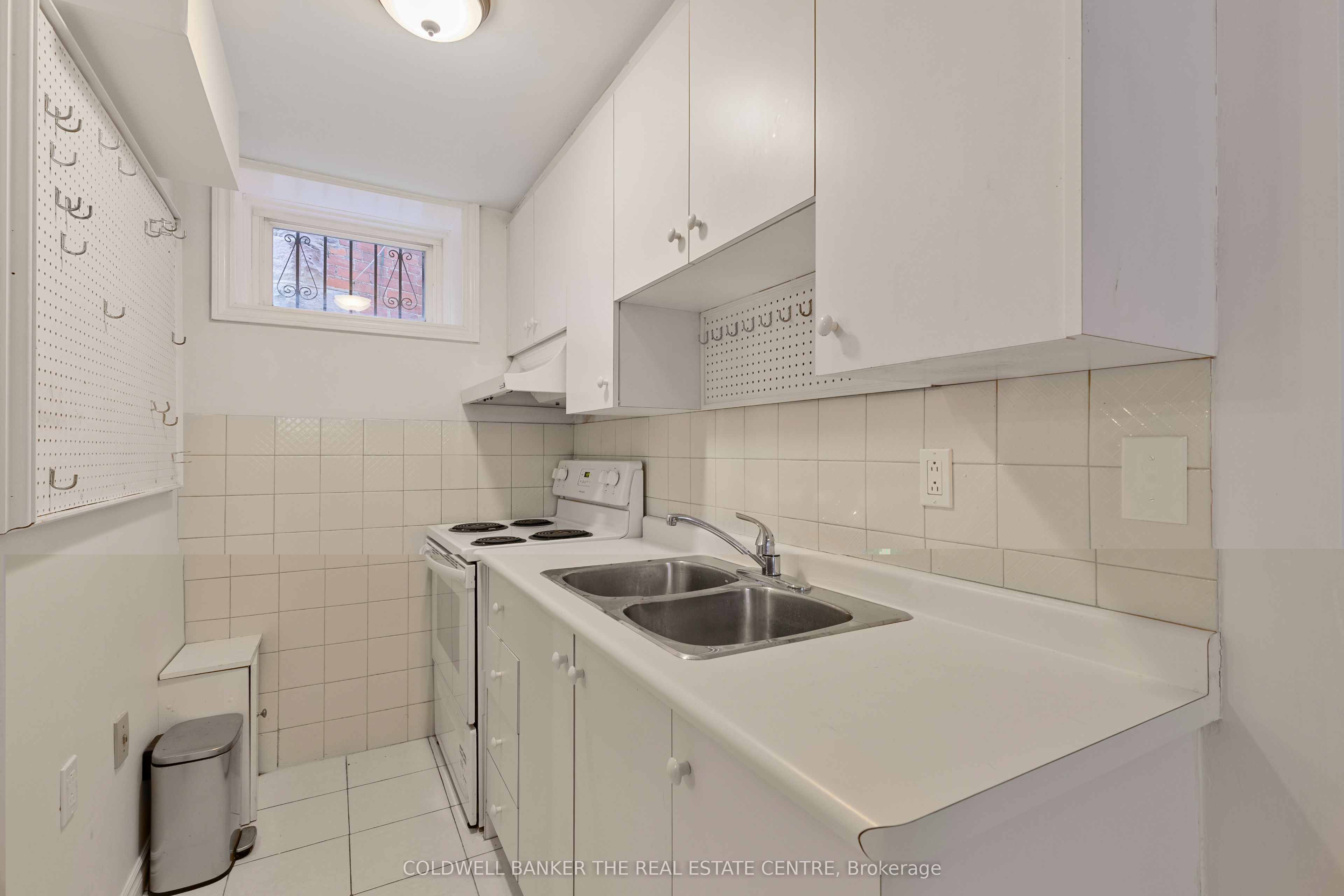 148 Rusholme Road Bsmt Property Photo 4