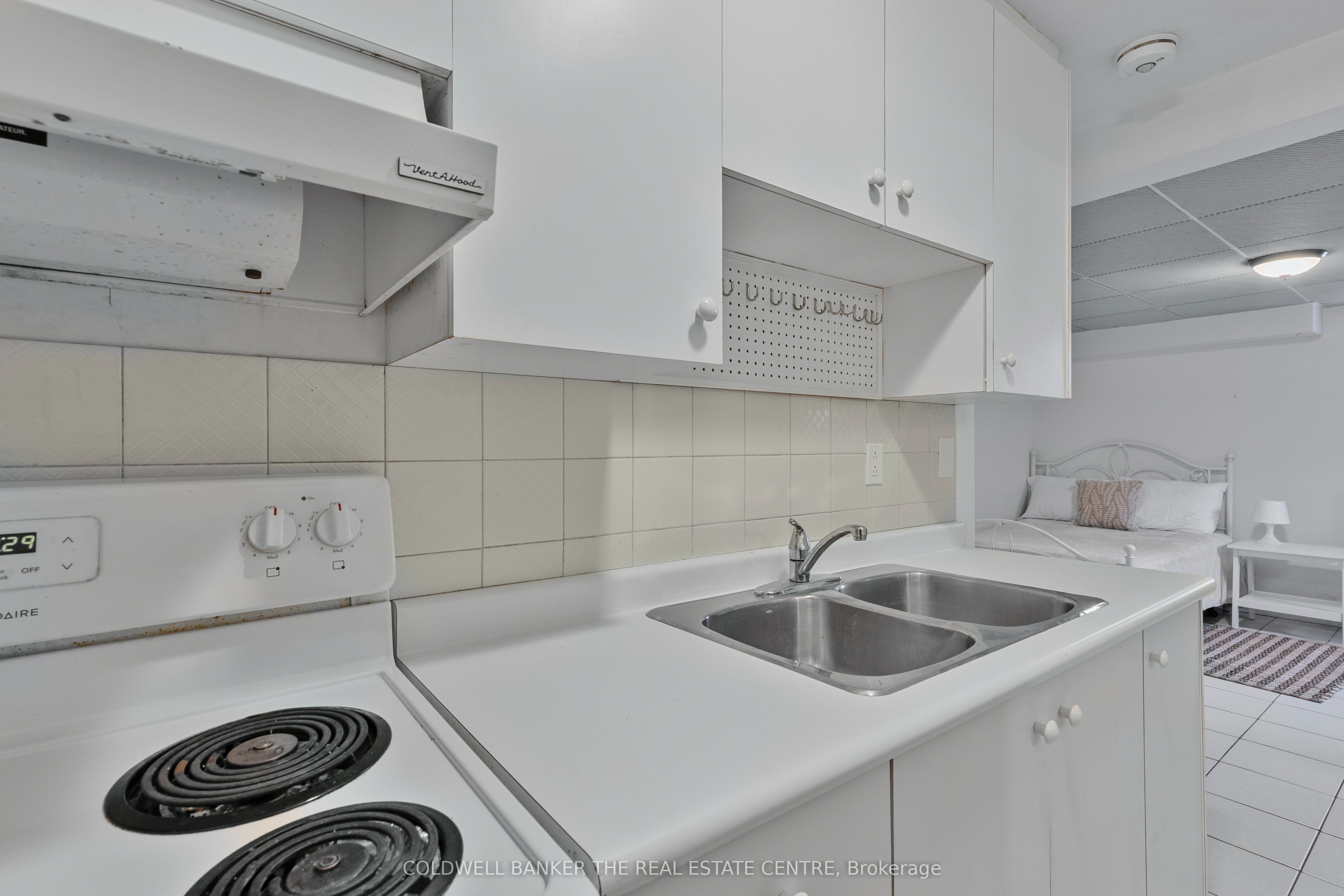 148 Rusholme Road Bsmt Property Photo 5