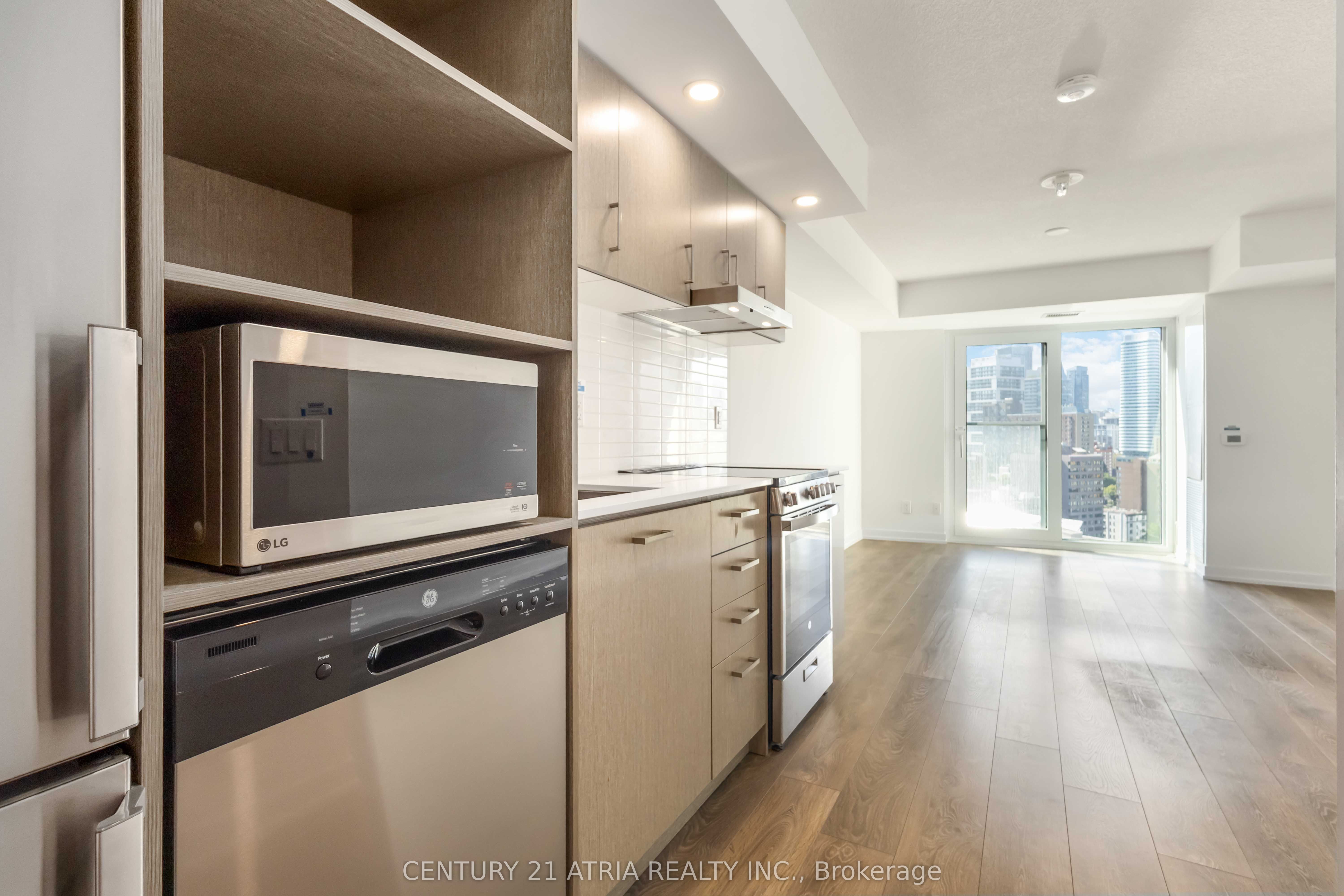 219 Dundas Street 2310 Property Photo 6