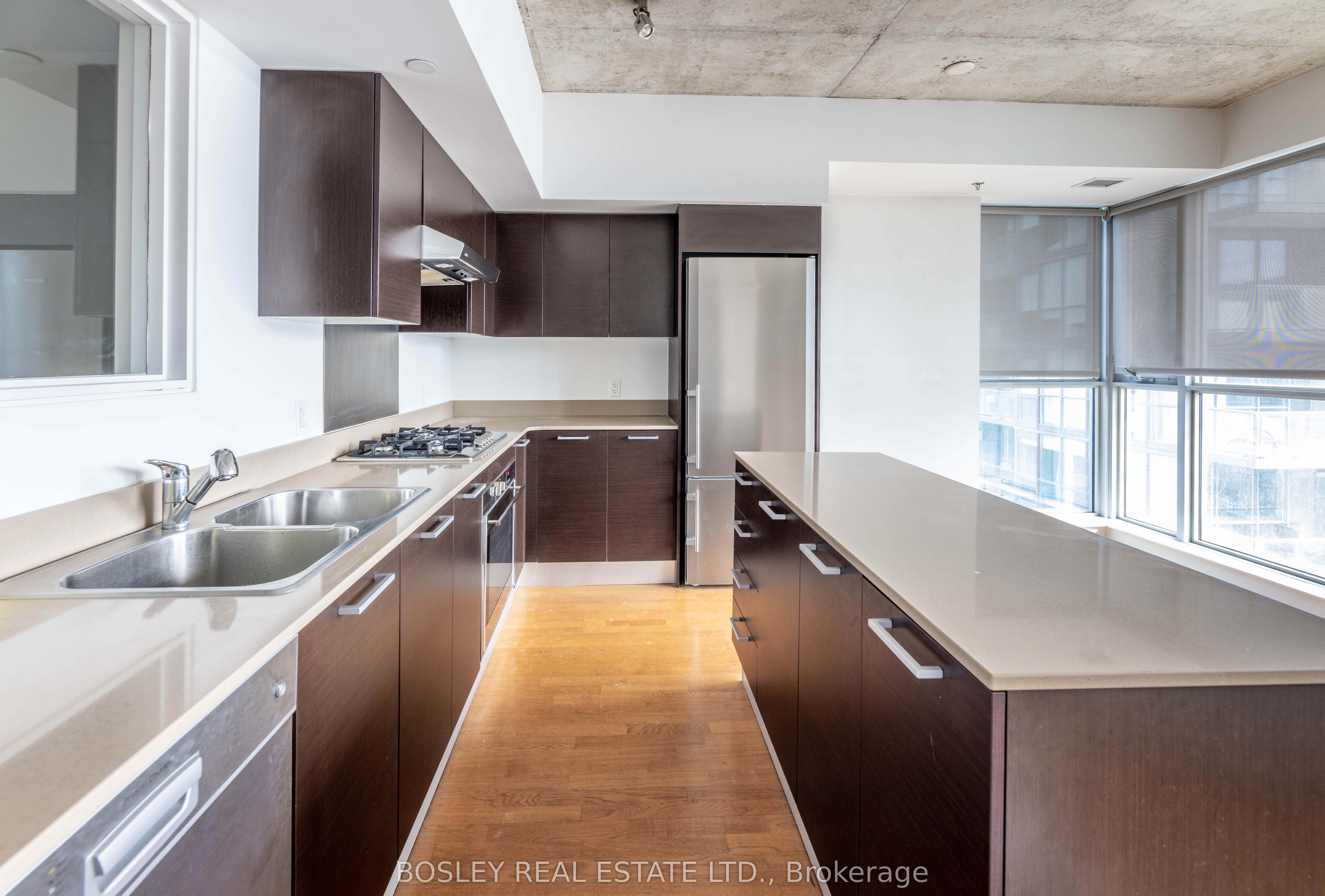 375 King Street W 2203 Property Photo 4
