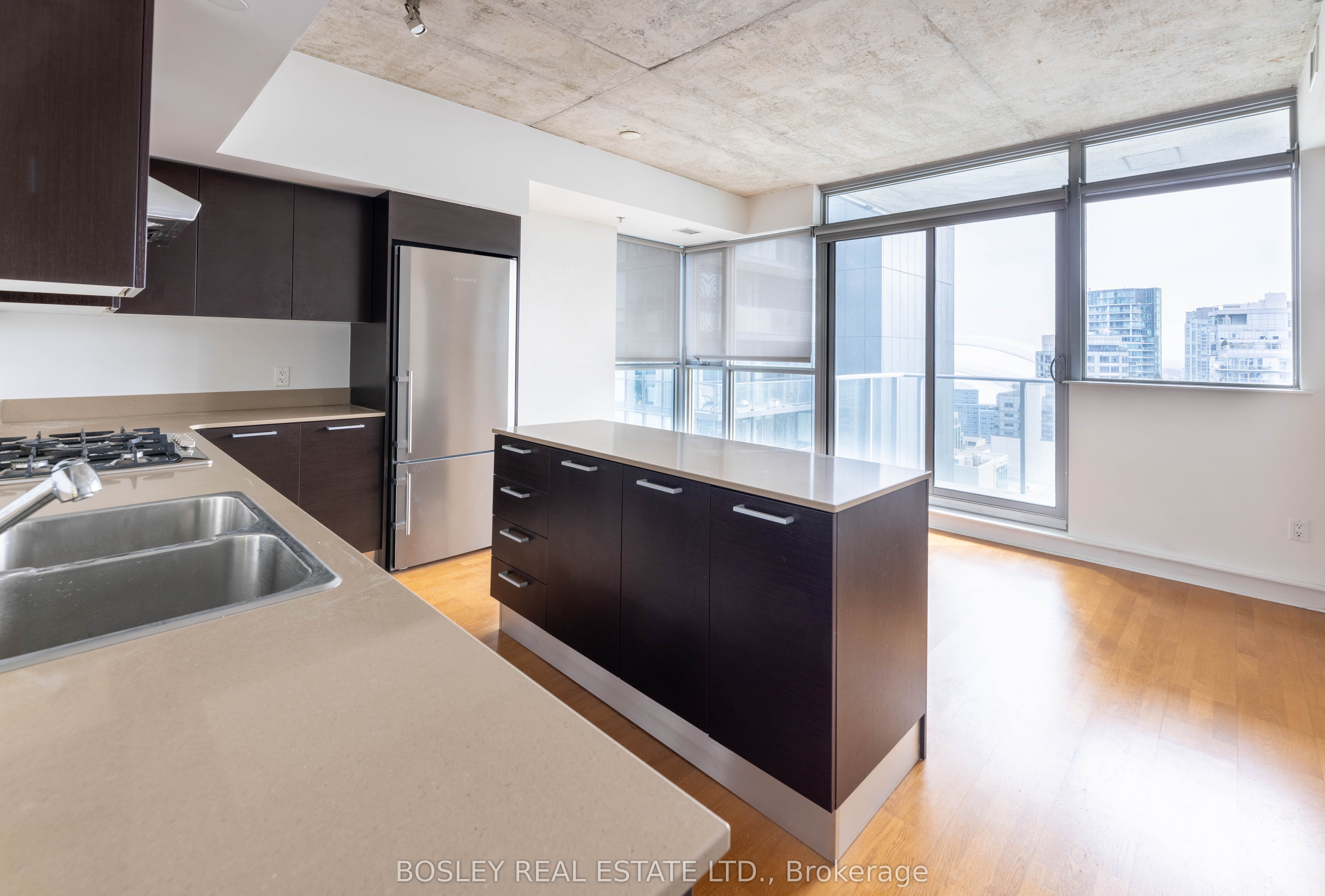 375 King Street W 2203 Property Photo 6