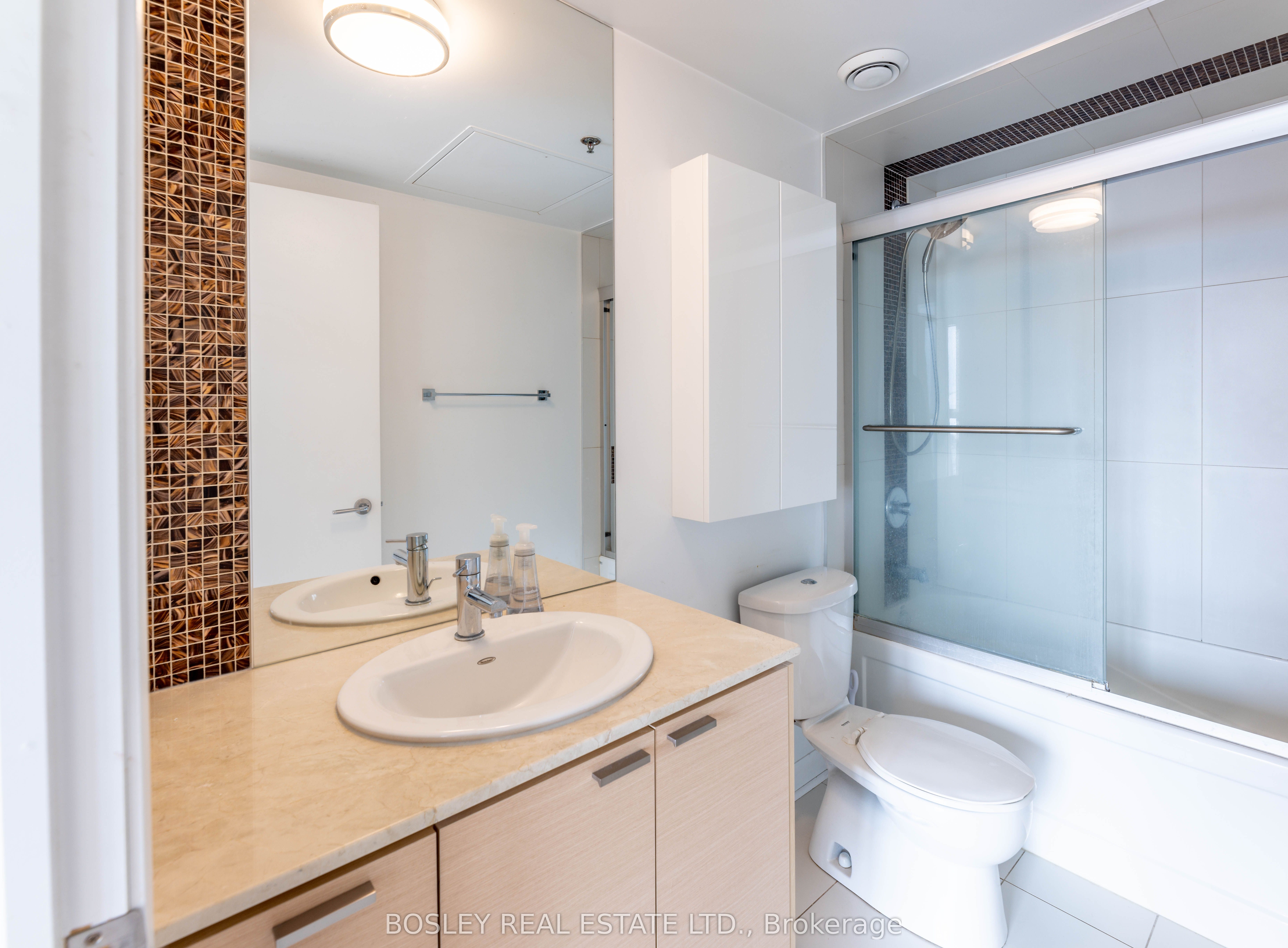 375 King Street W 2203 Property Photo 10