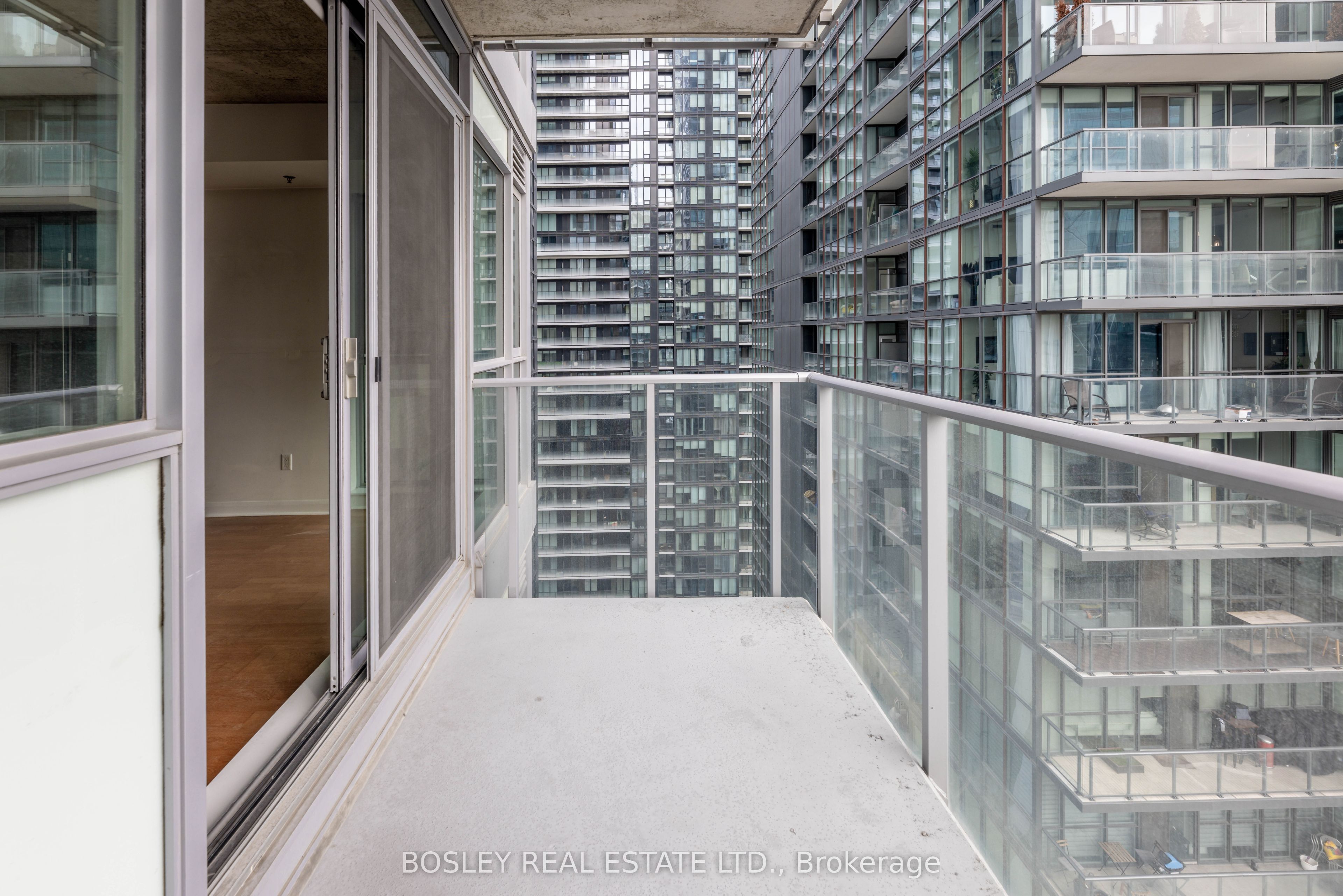 375 King Street W 2203 Property Photo 17