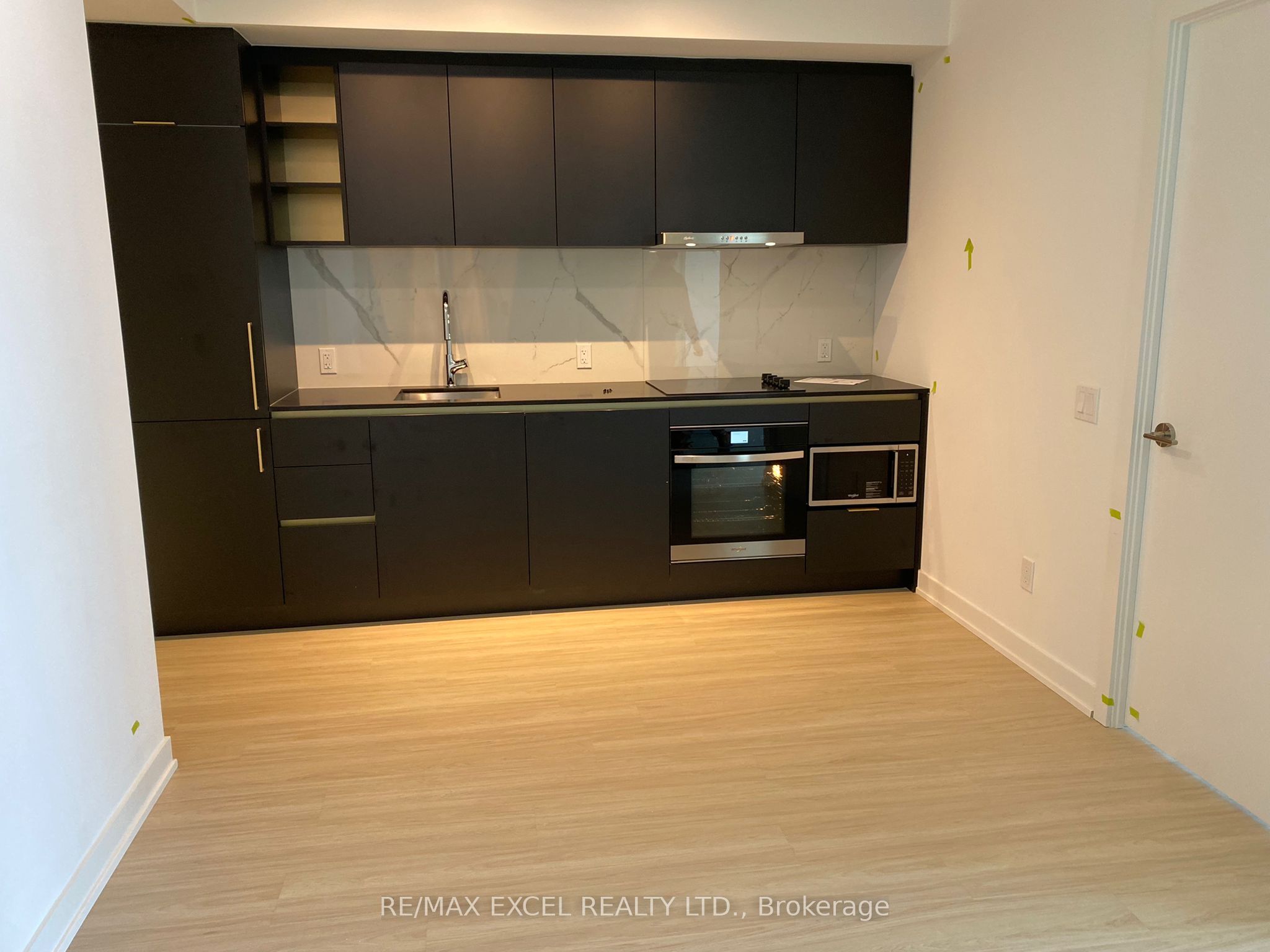 8 Wellesley Street W 5508 Property Photo 3