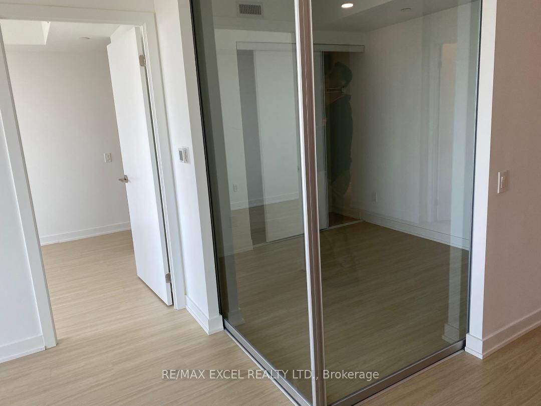 8 Wellesley Street W 5508 Property Photo 7