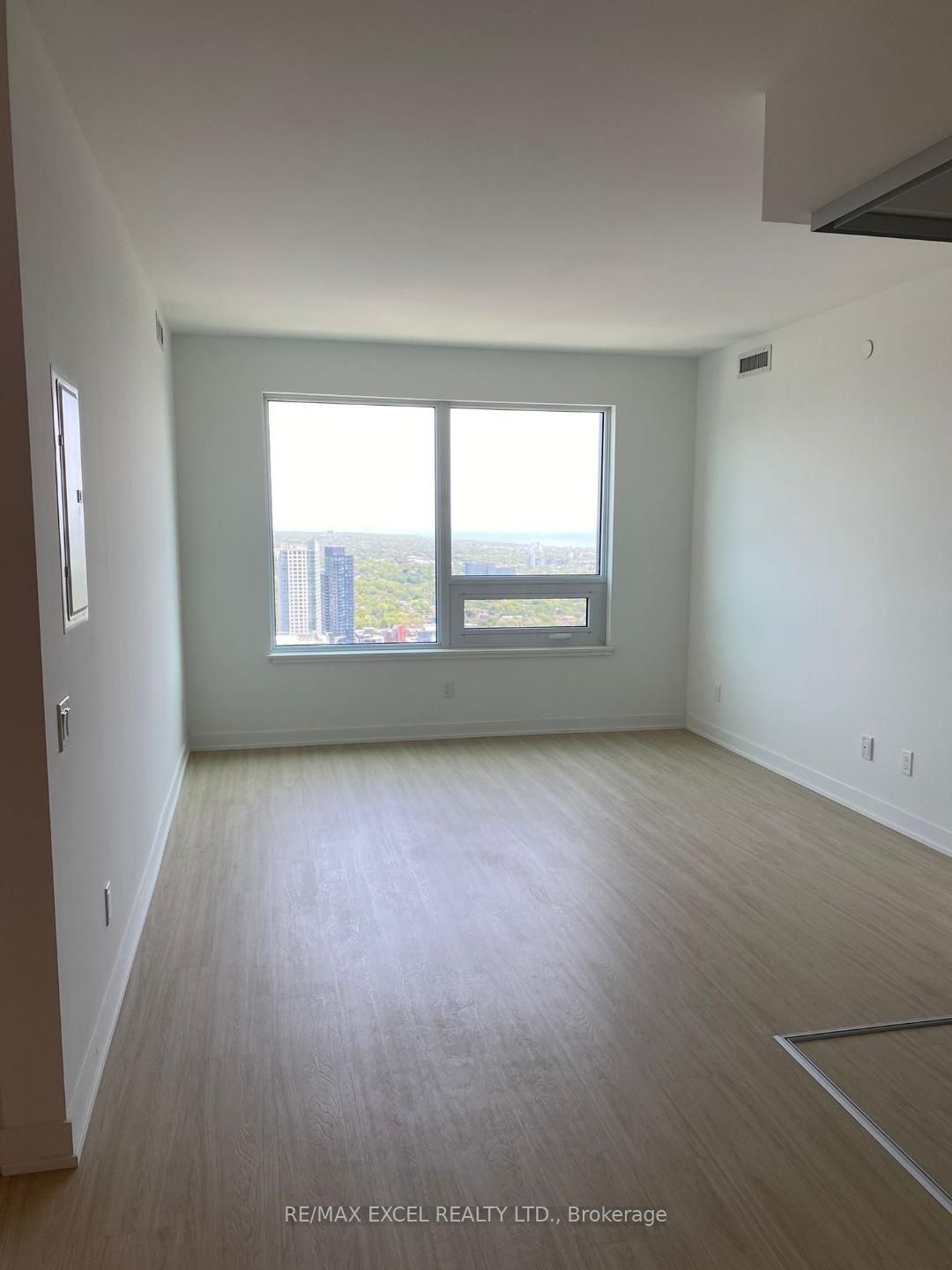 8 Wellesley Street W 5508 Property Photo 14