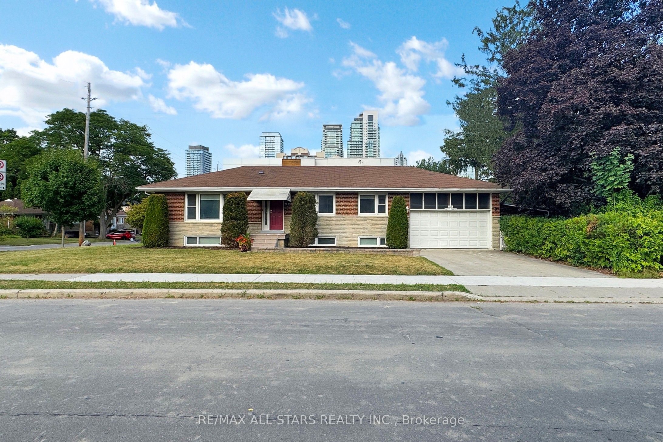 105 Betty Ann Drive Property Photo 1