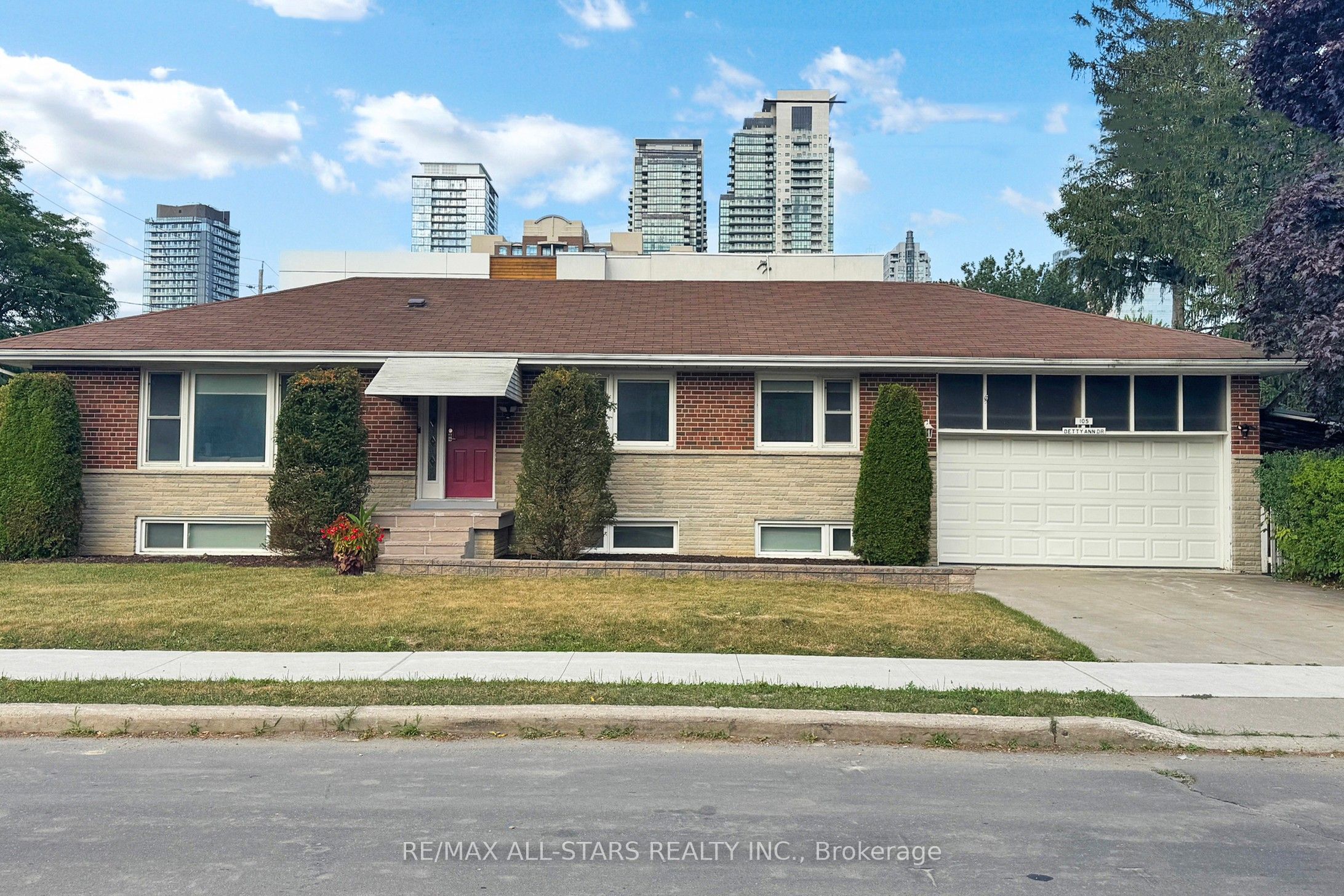 105 Betty Ann Drive Property Photo 1