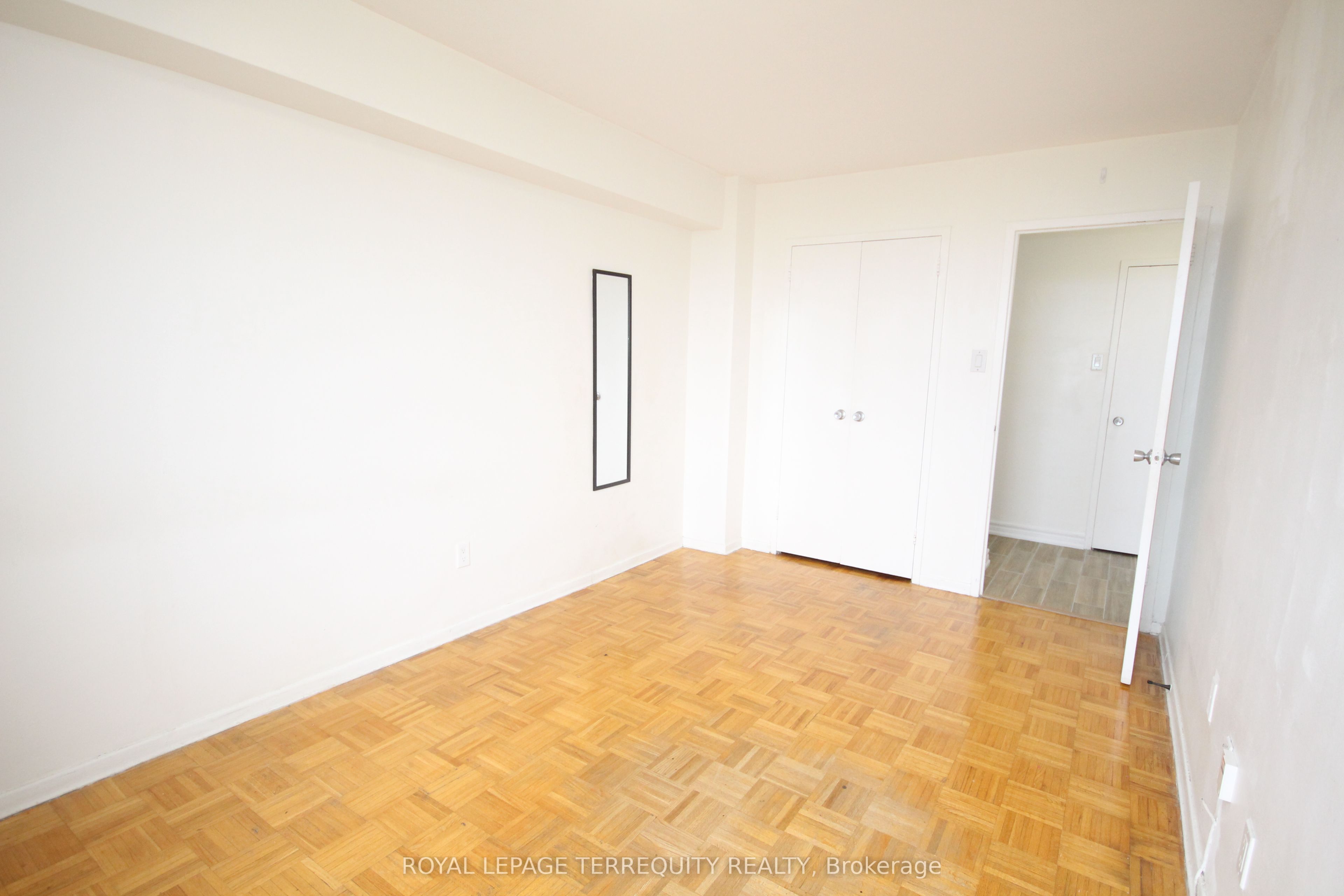 20 Forest Manor Road 707 Property Photo 16