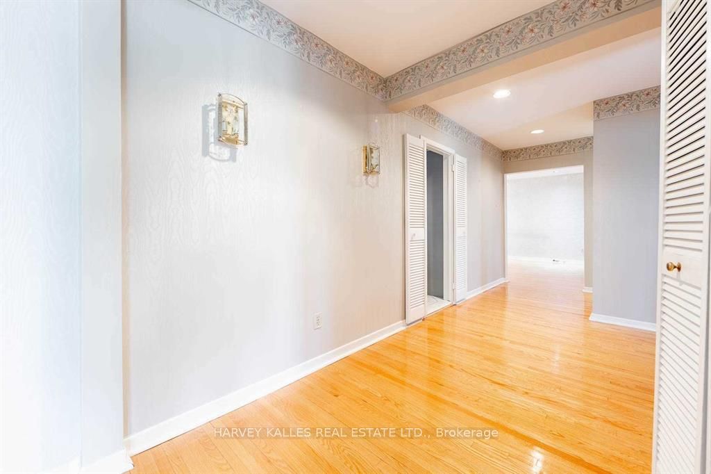 550 Glencairn Avenue Main Property Photo 4