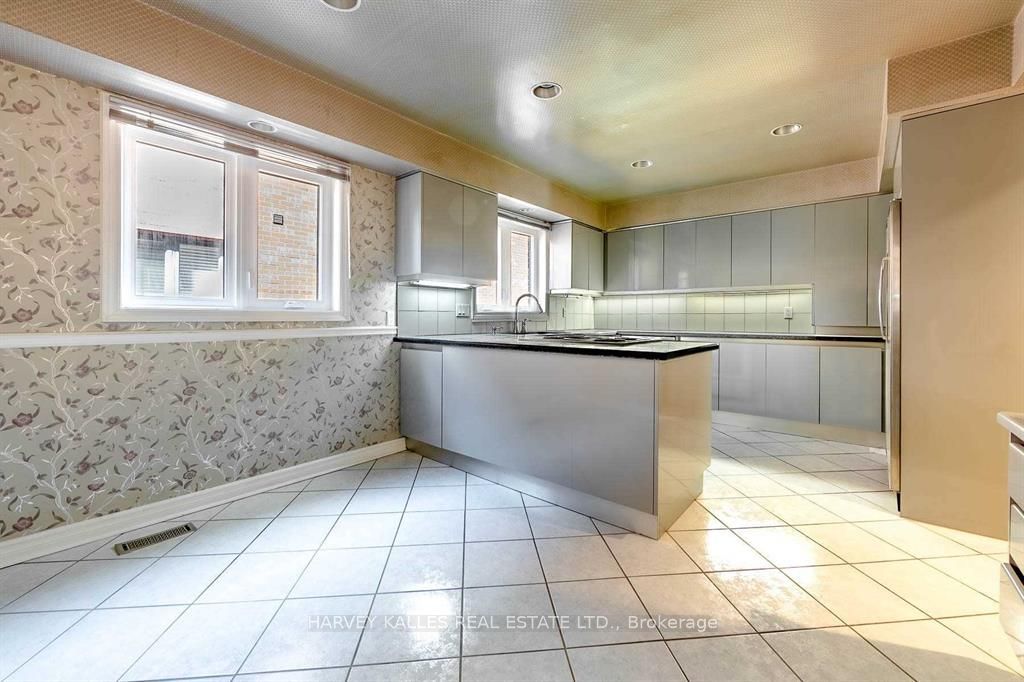 550 Glencairn Avenue Main Property Photo 9