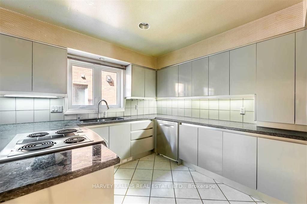 550 Glencairn Avenue Main Property Photo 10