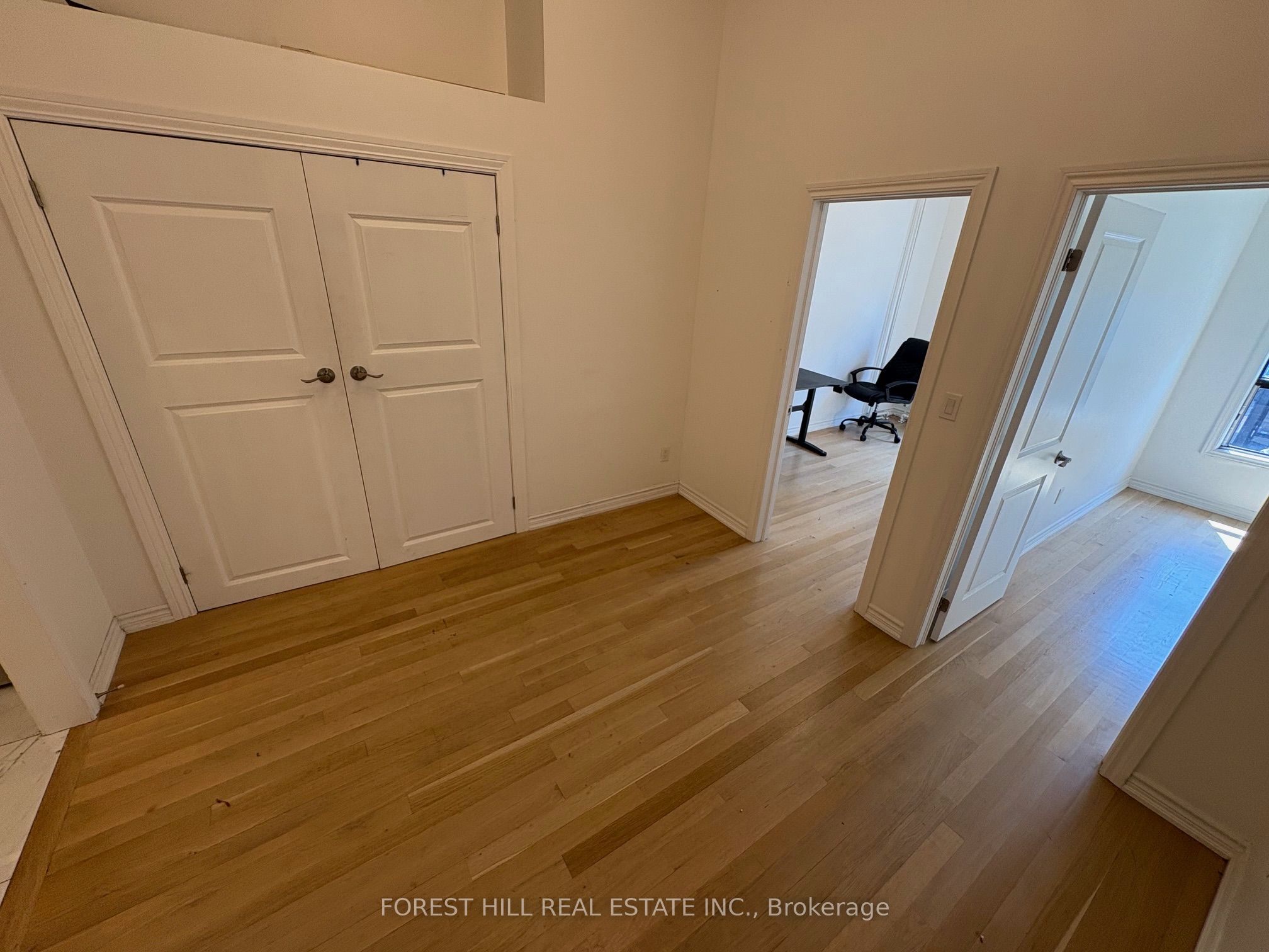 756 Queen Street W B Property Photo 2