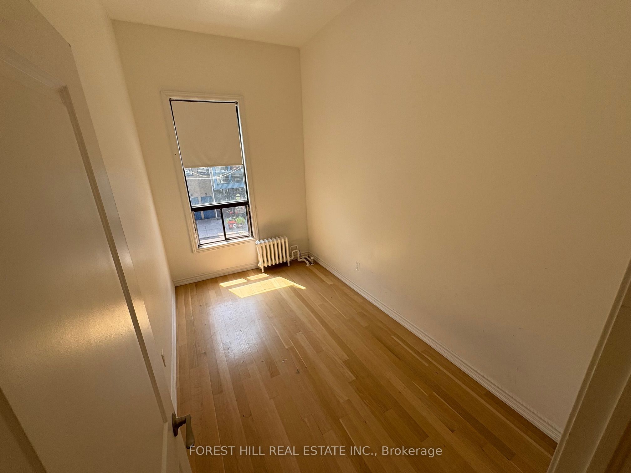 756 Queen Street W B Property Photo 7