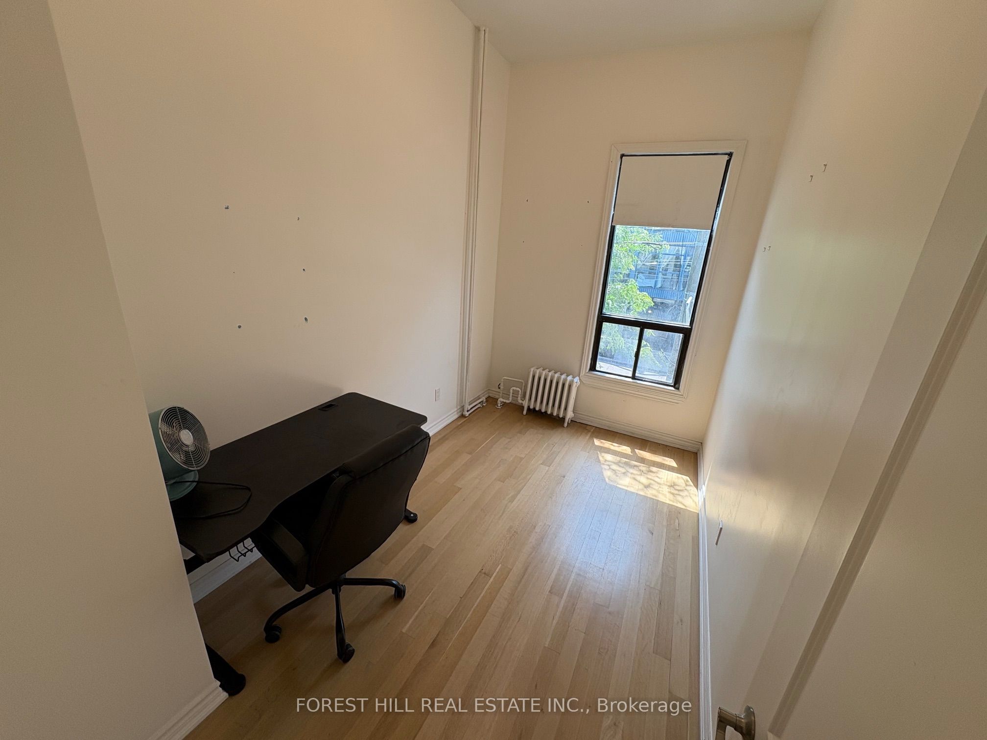 756 Queen Street W B Property Photo 8