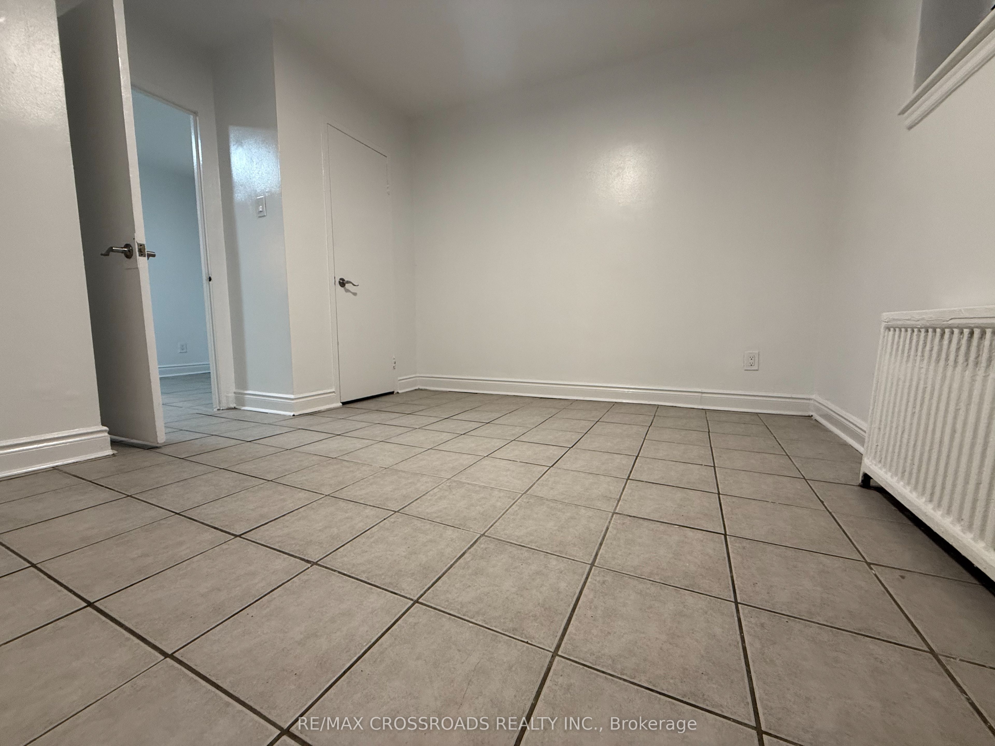 2770 Yonge Street B05 Property Photo 2