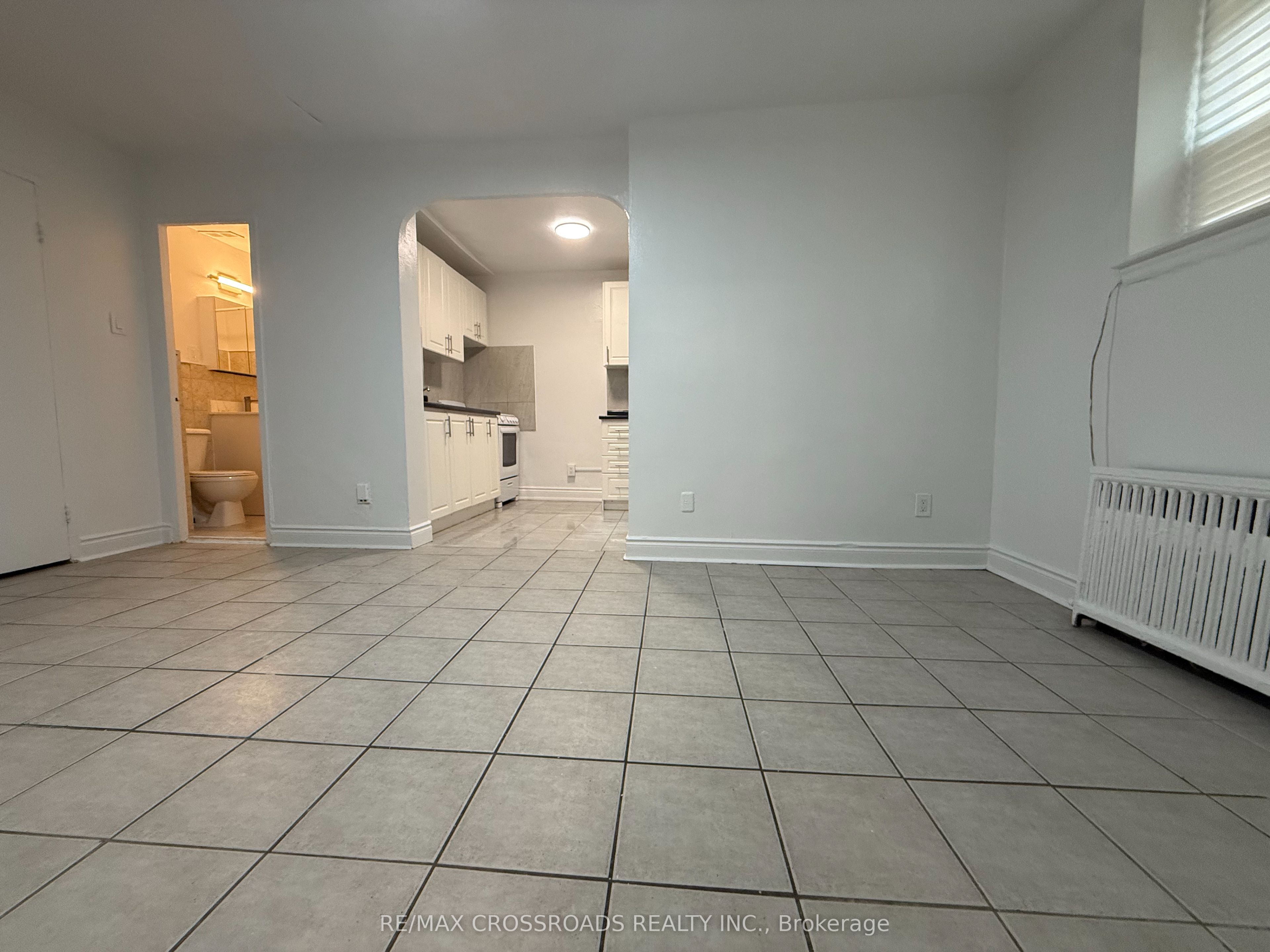 2770 Yonge Street B05 Property Photo 4