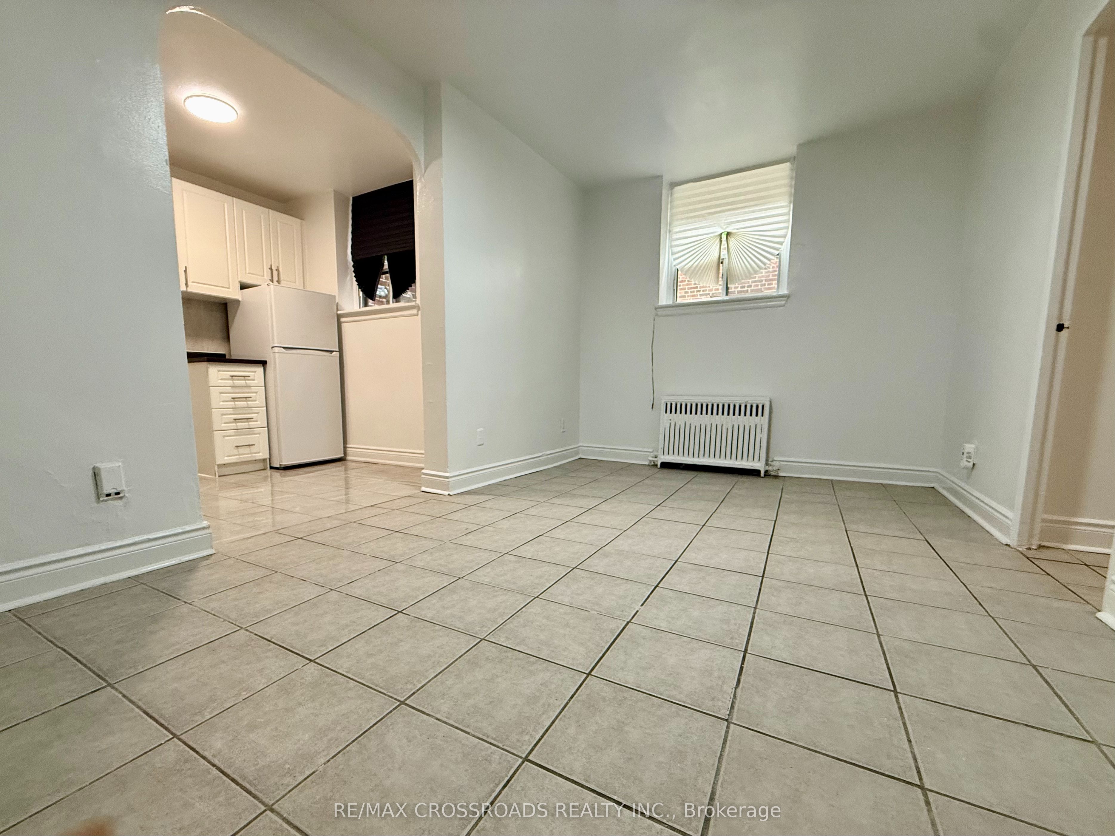2770 Yonge Street B05 Property Photo 5