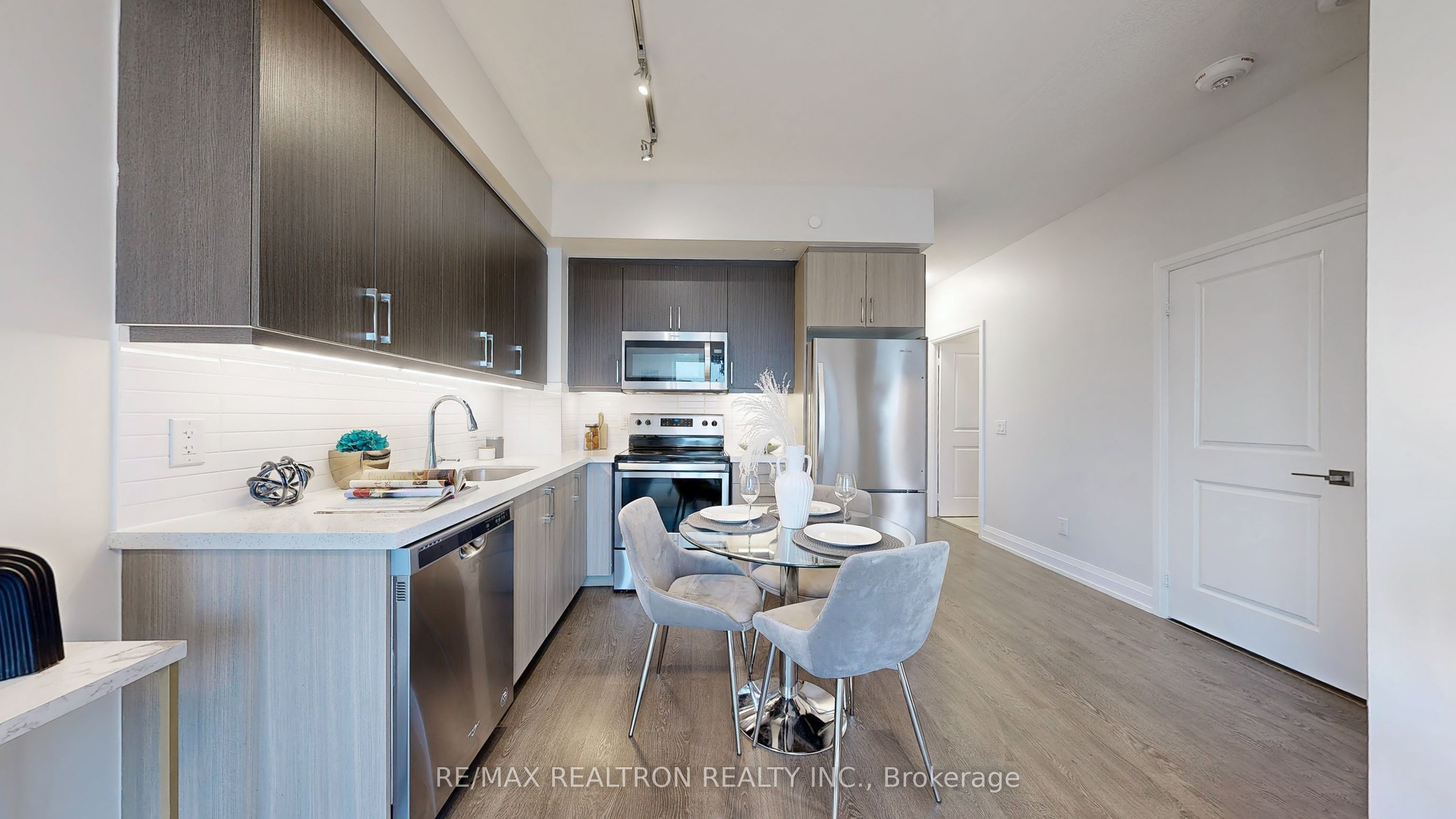 591 Sheppard Avenue E 923 Property Photo 15
