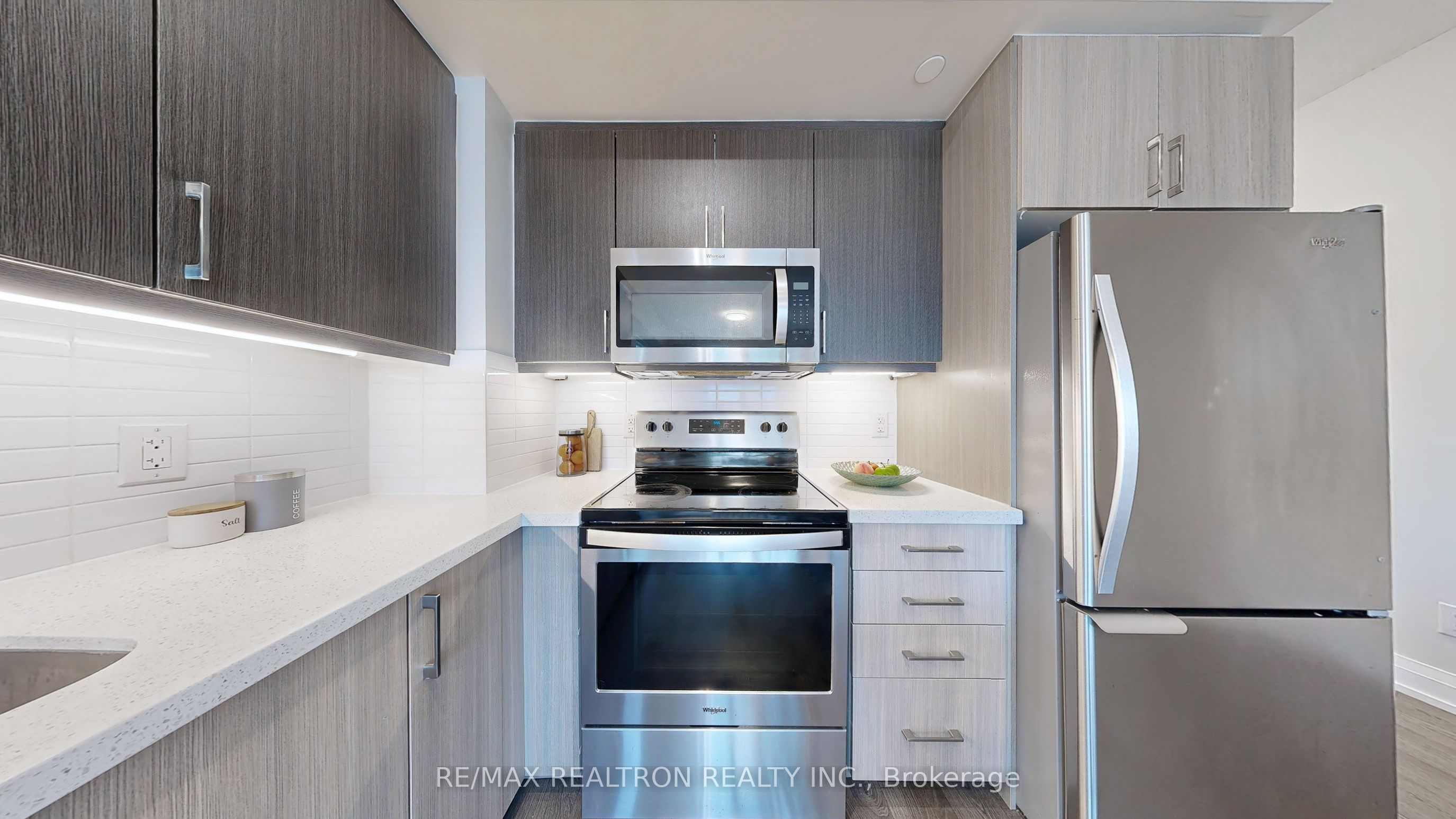 591 Sheppard Avenue E 923 Property Photo 16