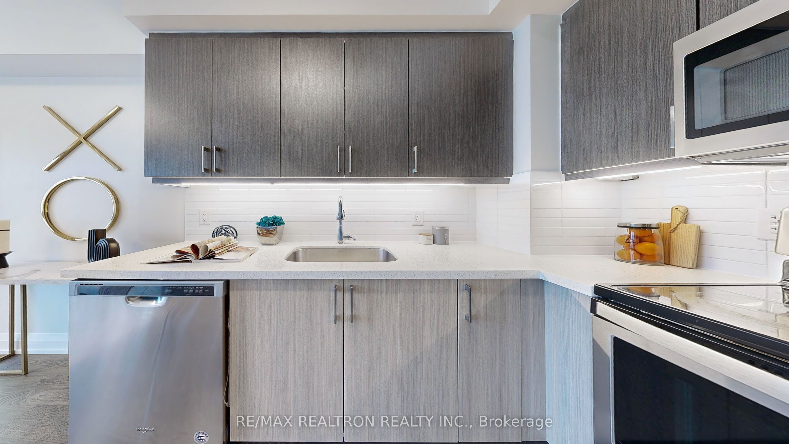 591 Sheppard Avenue E 923 Property Photo 17