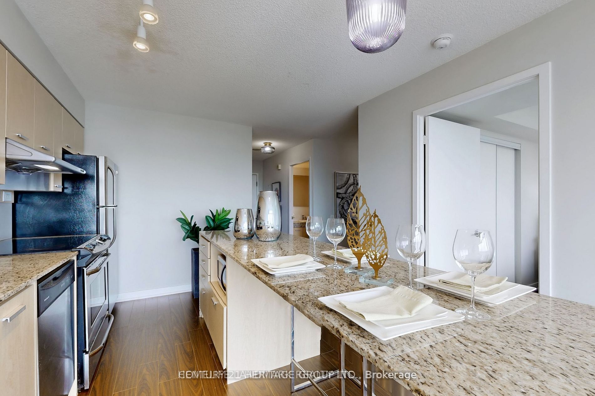 15 Singer Court 1103 Property Photo 17