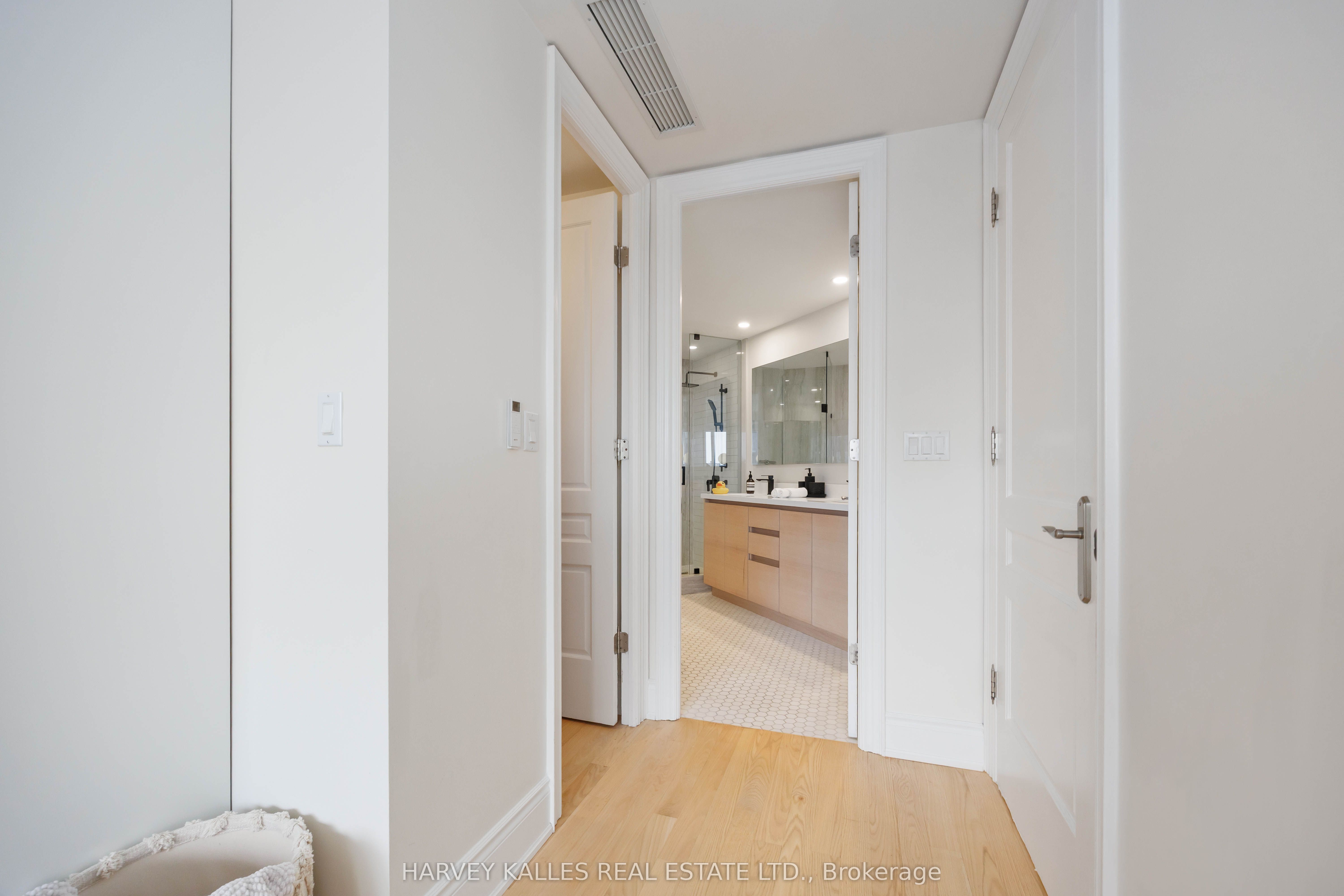 10 Bellair Street 1403 Property Photo 37