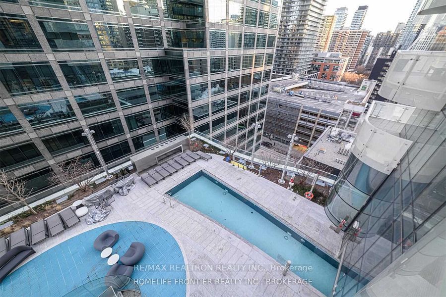 1 Bloor Street E 903 Property Photo 18