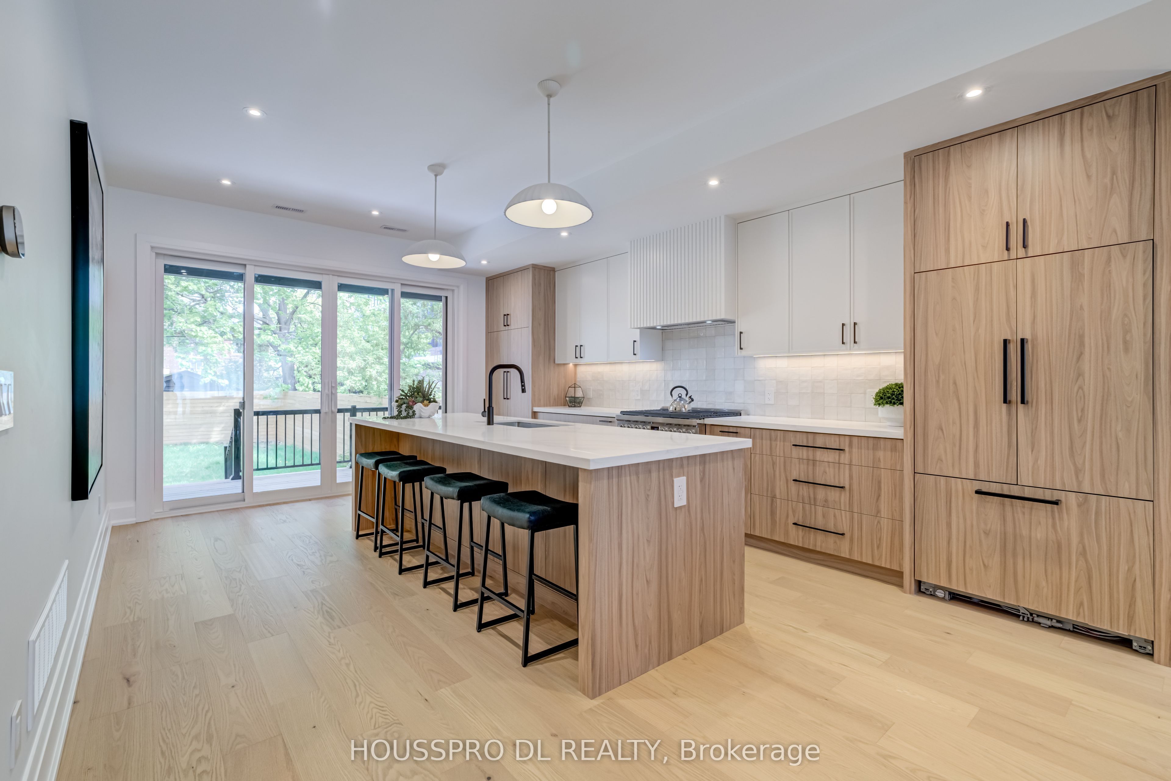 718 Hillsdale Avenue E Property Photo 11