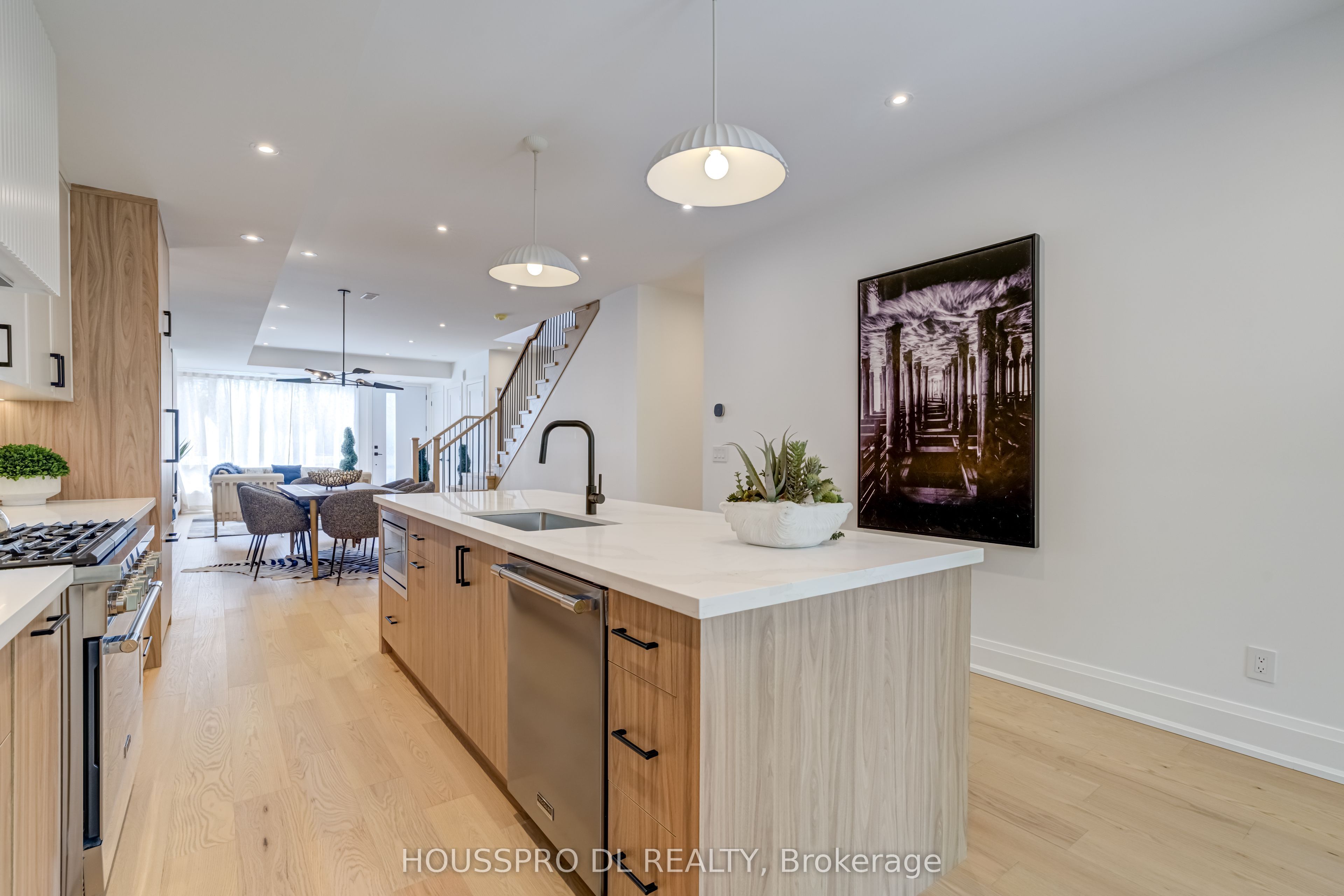 718 Hillsdale Avenue E Property Photo 12