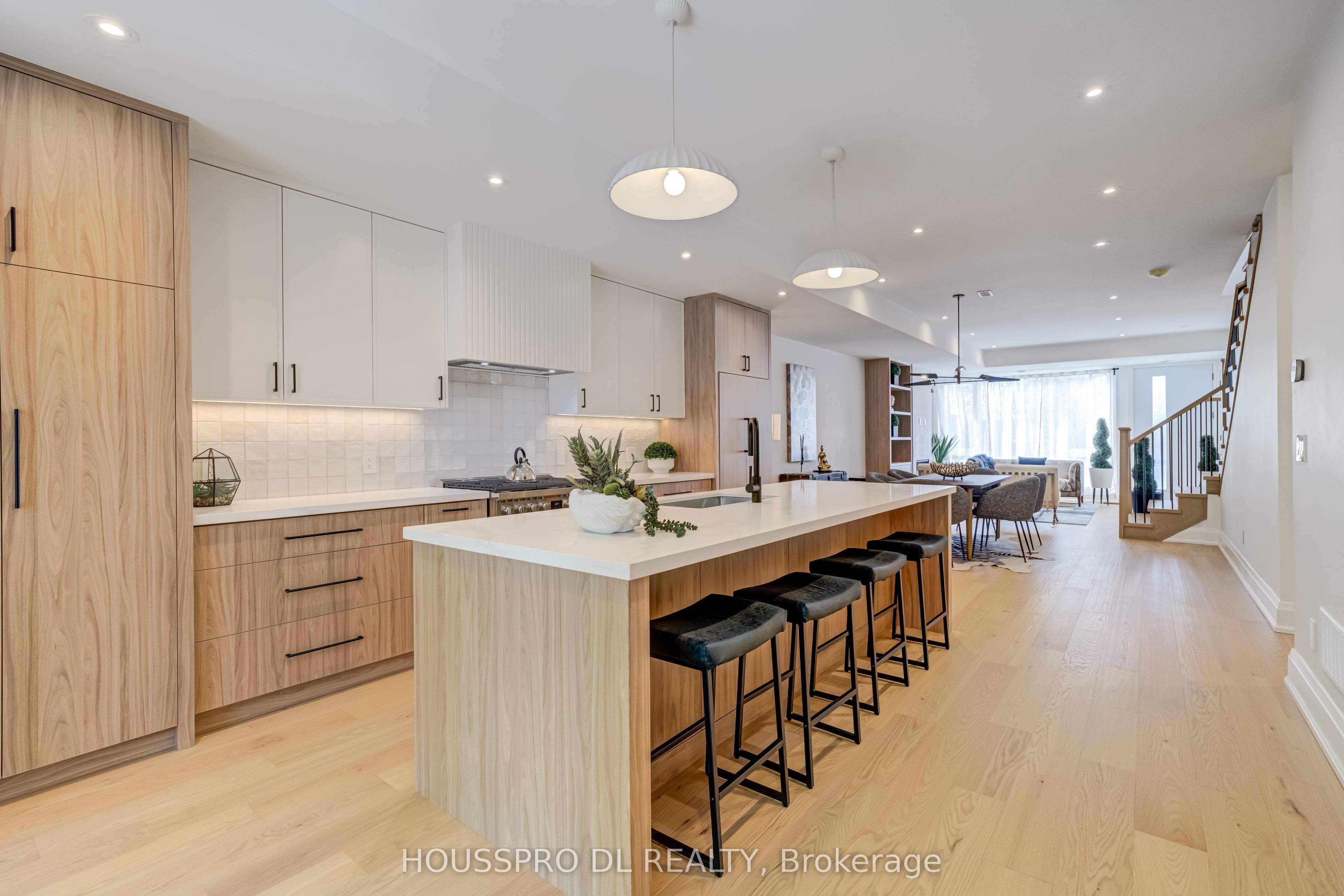 718 Hillsdale Avenue E Property Photo 13