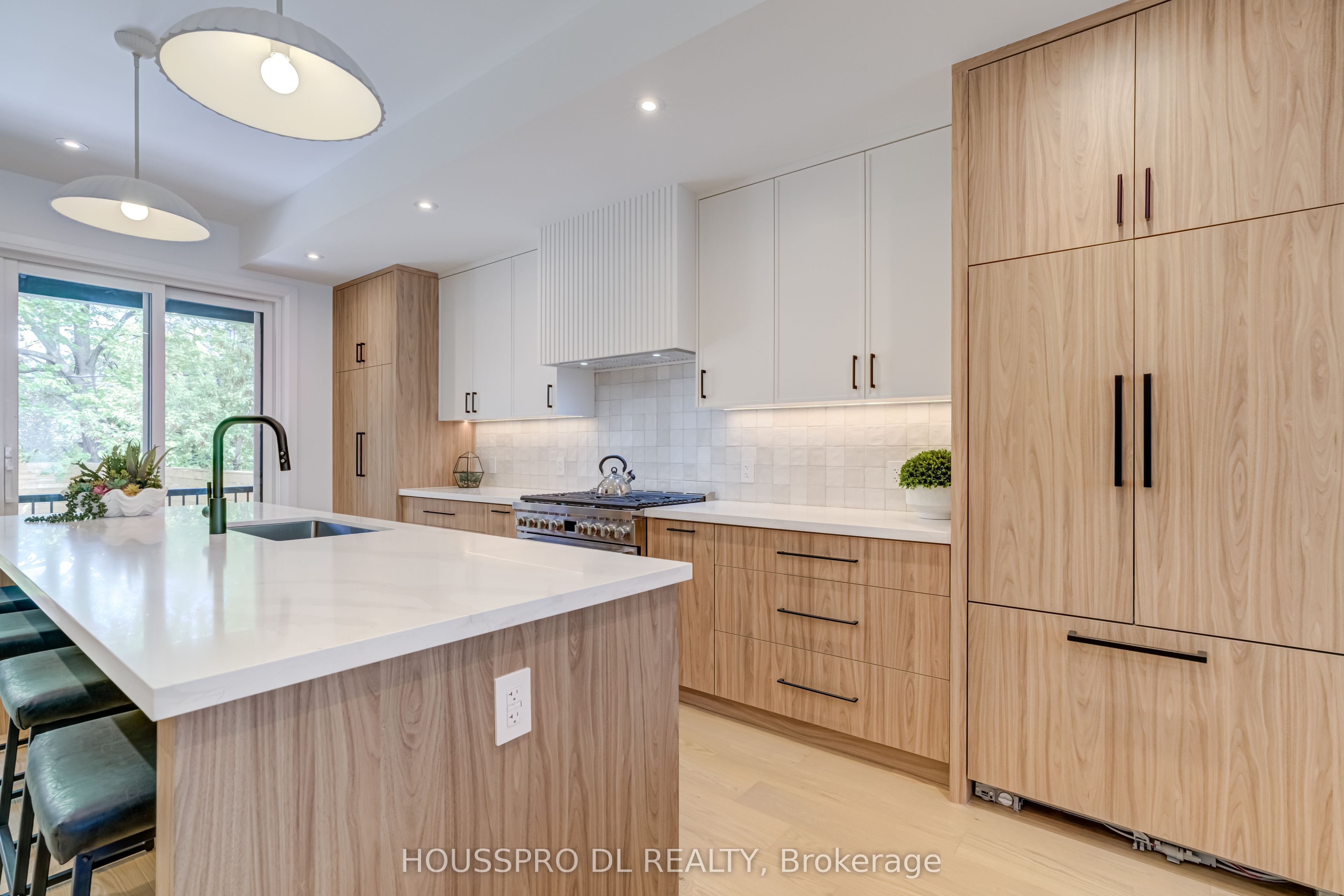 718 Hillsdale Avenue E Property Photo 15