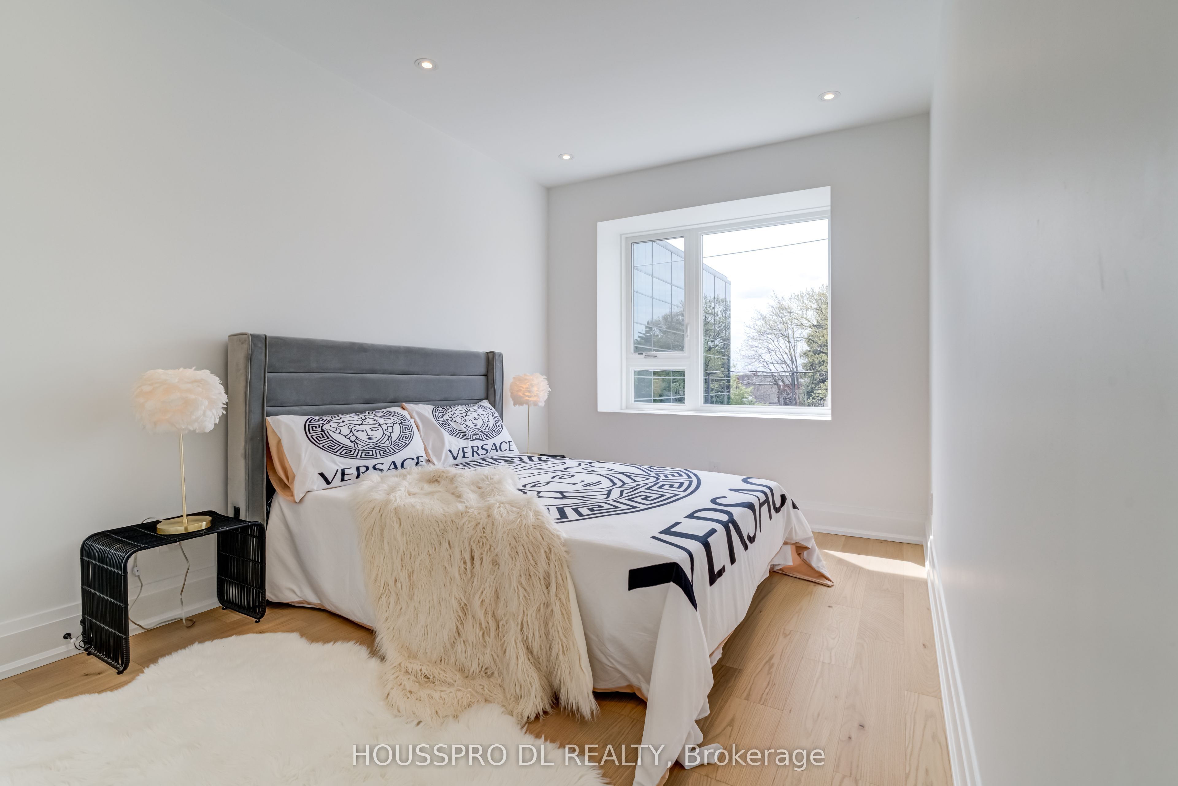 718 Hillsdale Avenue E Property Photo 26