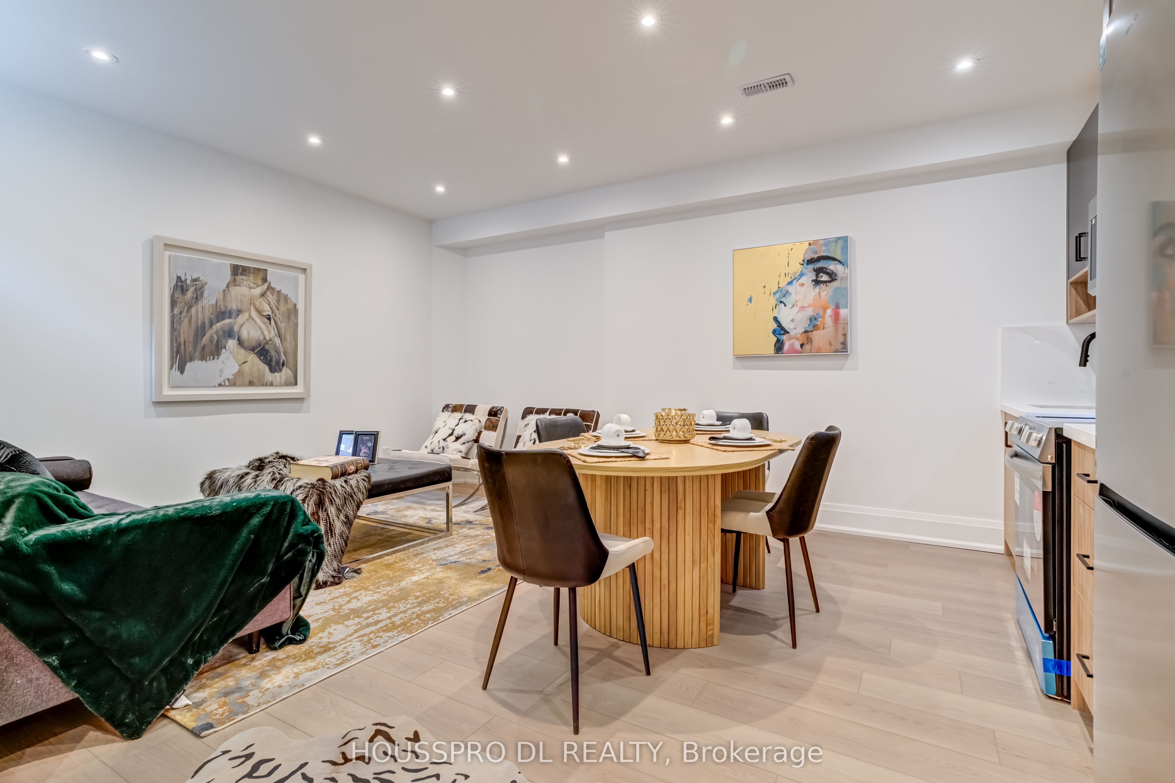 718 Hillsdale Avenue E Property Photo 34