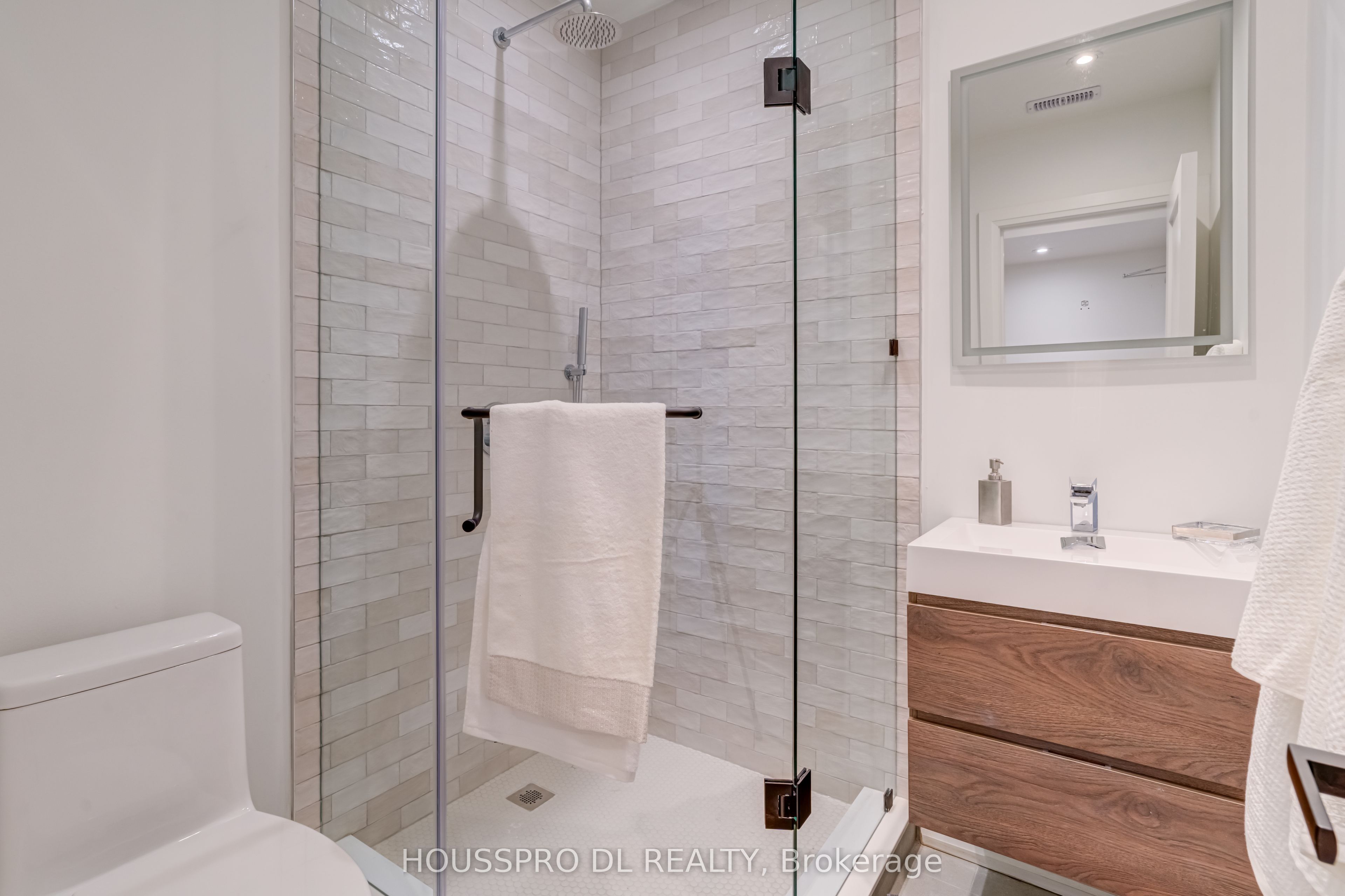 718 Hillsdale Avenue E Property Photo 46