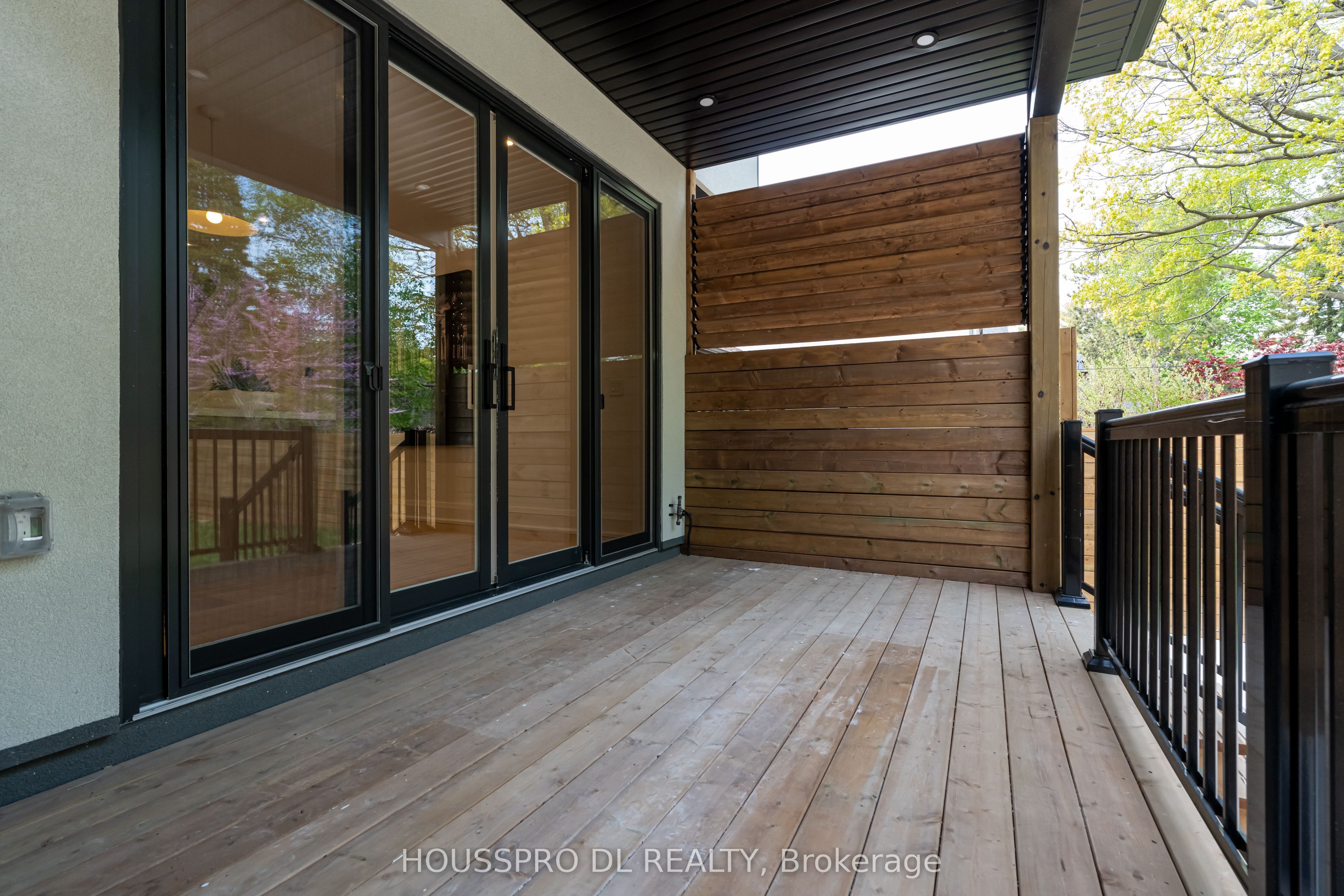 718 Hillsdale Avenue E Property Photo 48