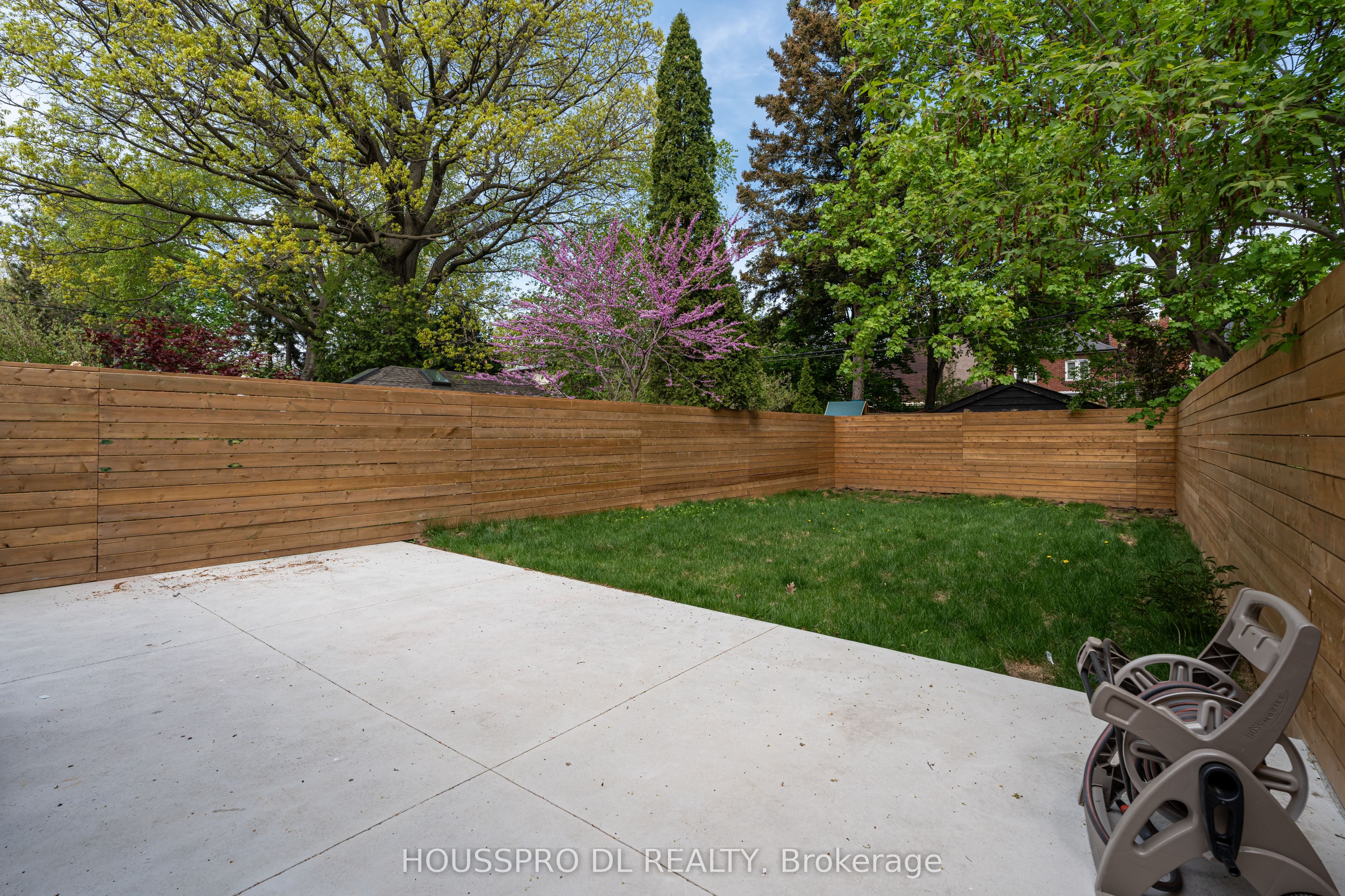 718 Hillsdale Avenue E Property Photo 49