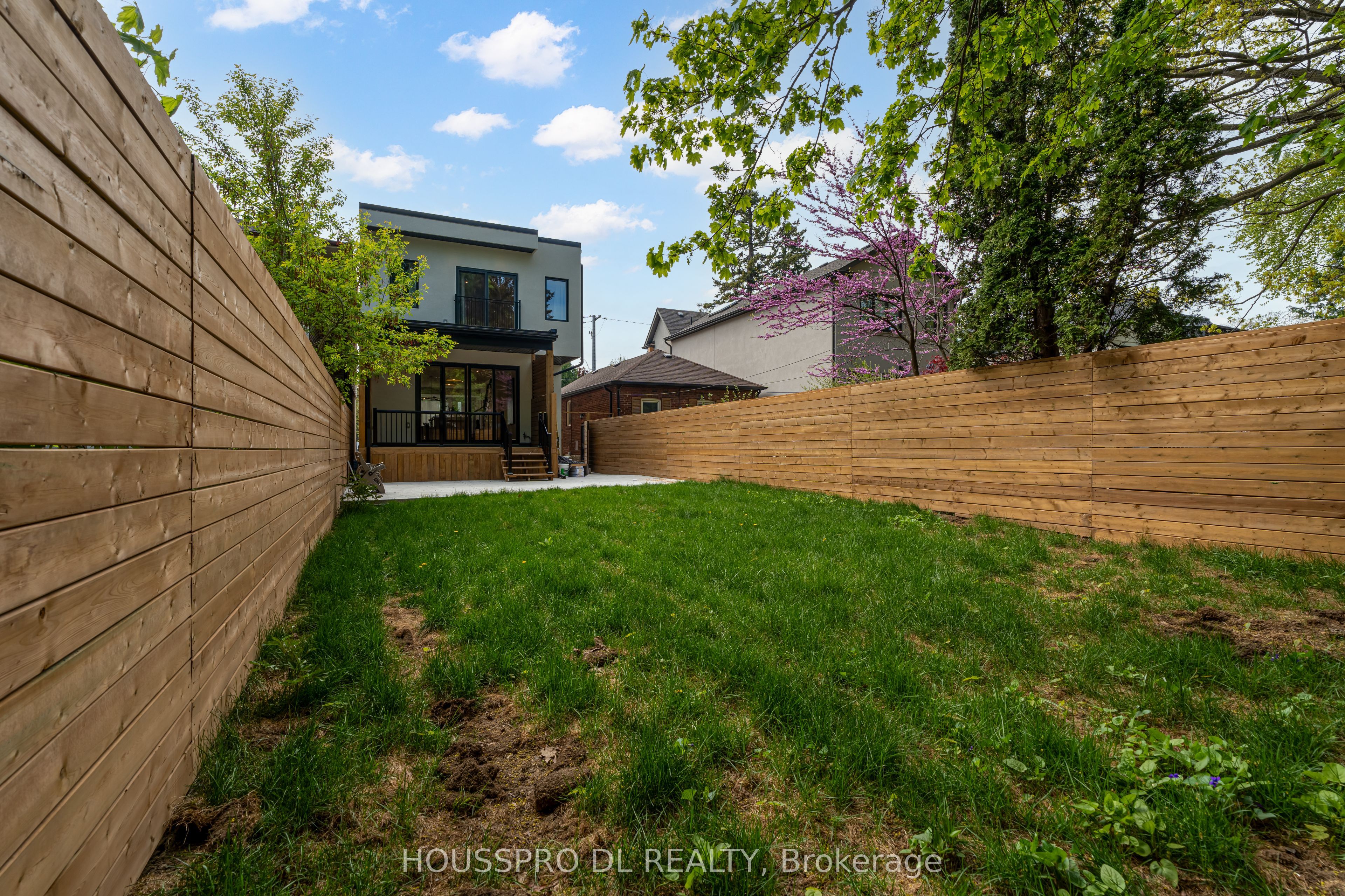 718 Hillsdale Avenue E Property Photo 50
