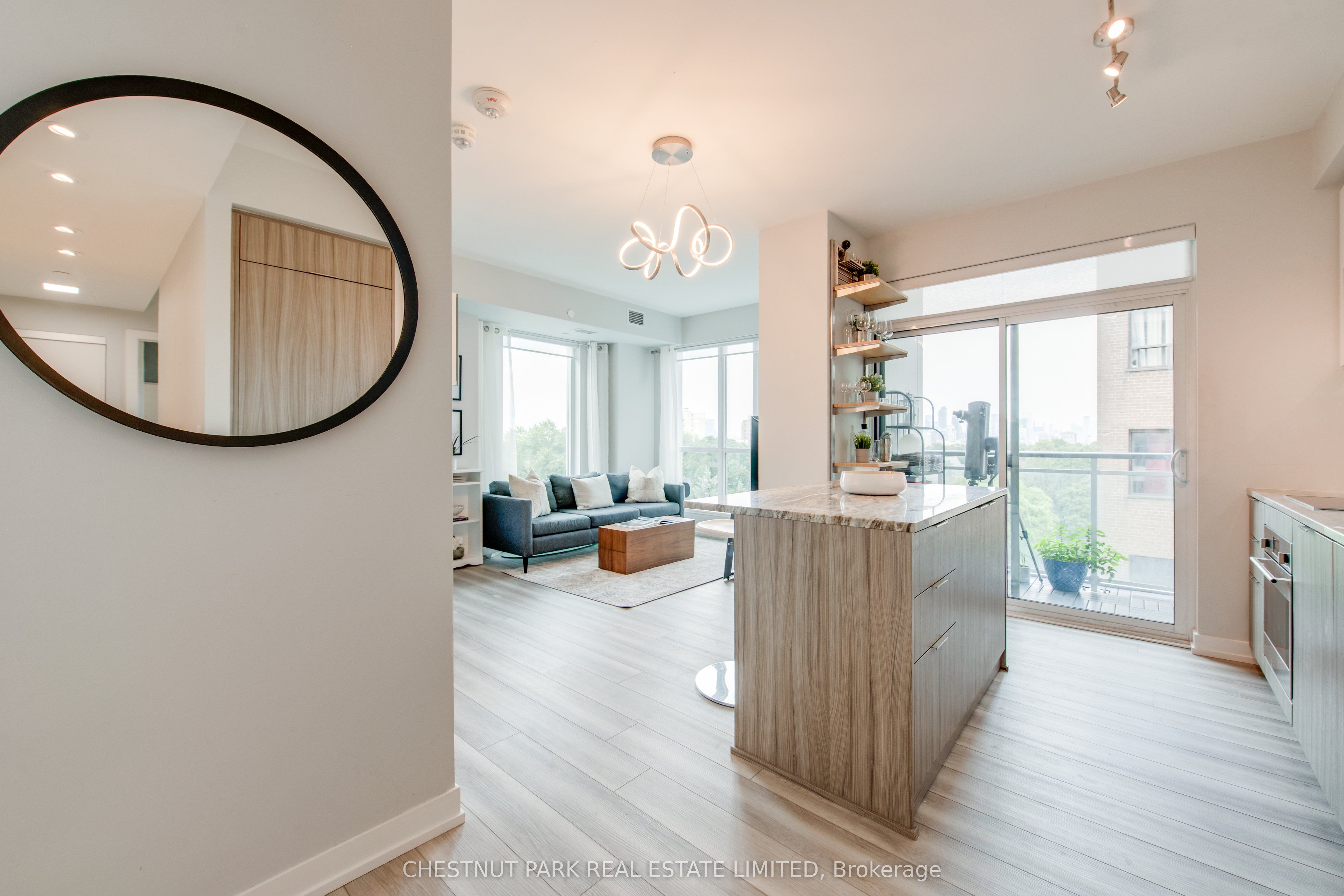 223 St. Clair Avenue W 614 Property Photo 1