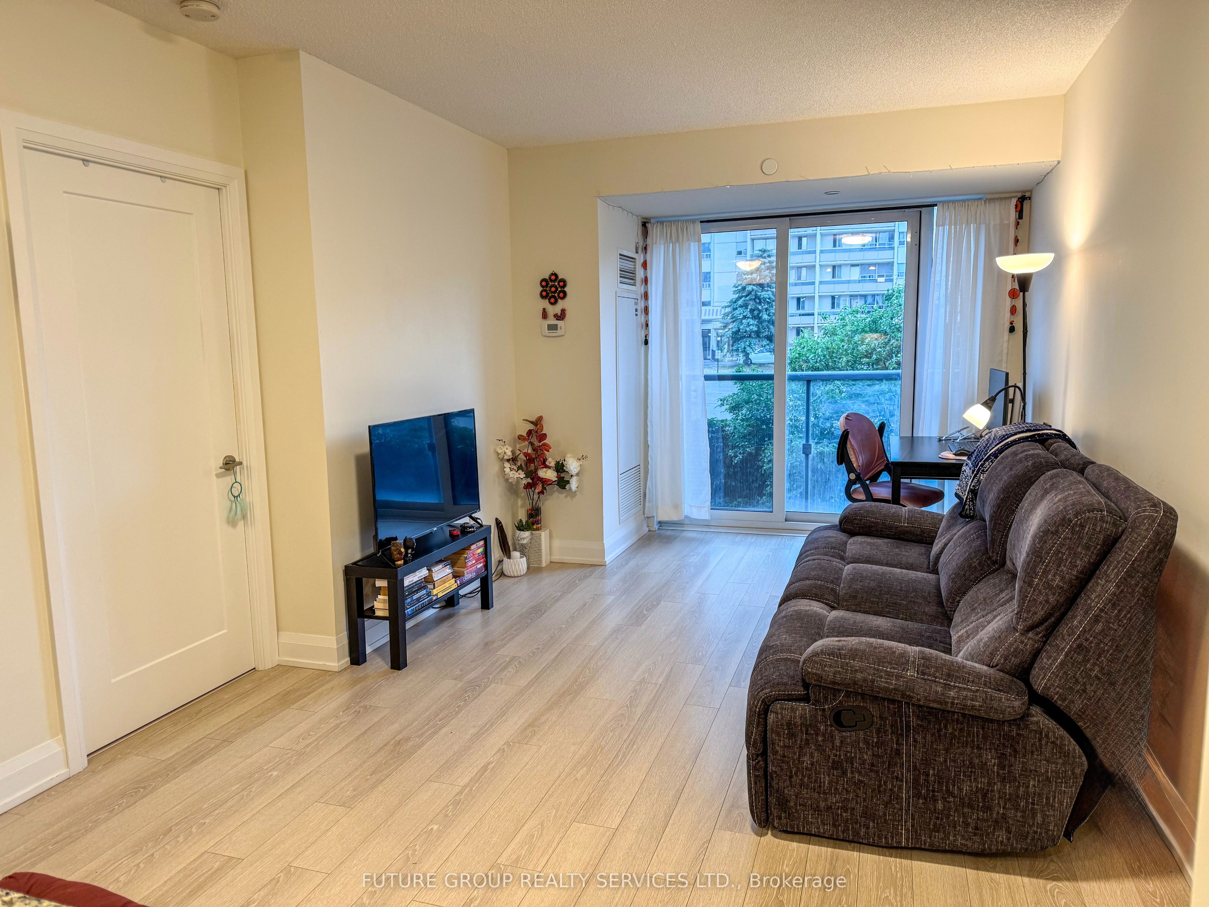 18 Graydon Hall Drive 306 Property Photo 3