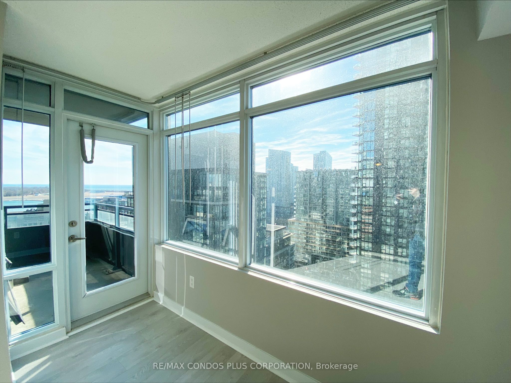 25 Telegram Mews 2110 Property Photo 12