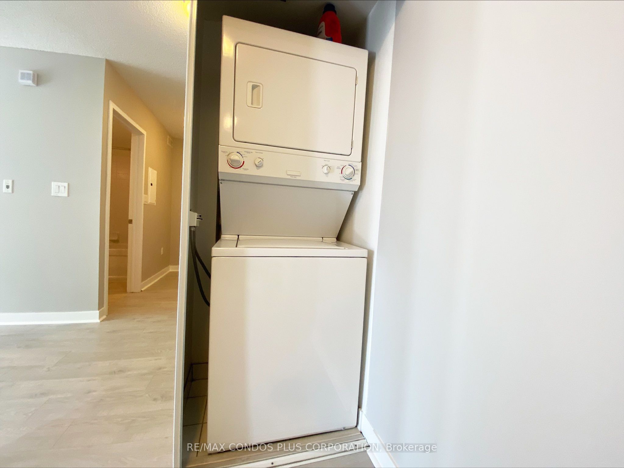 25 Telegram Mews 2110 Property Photo 18
