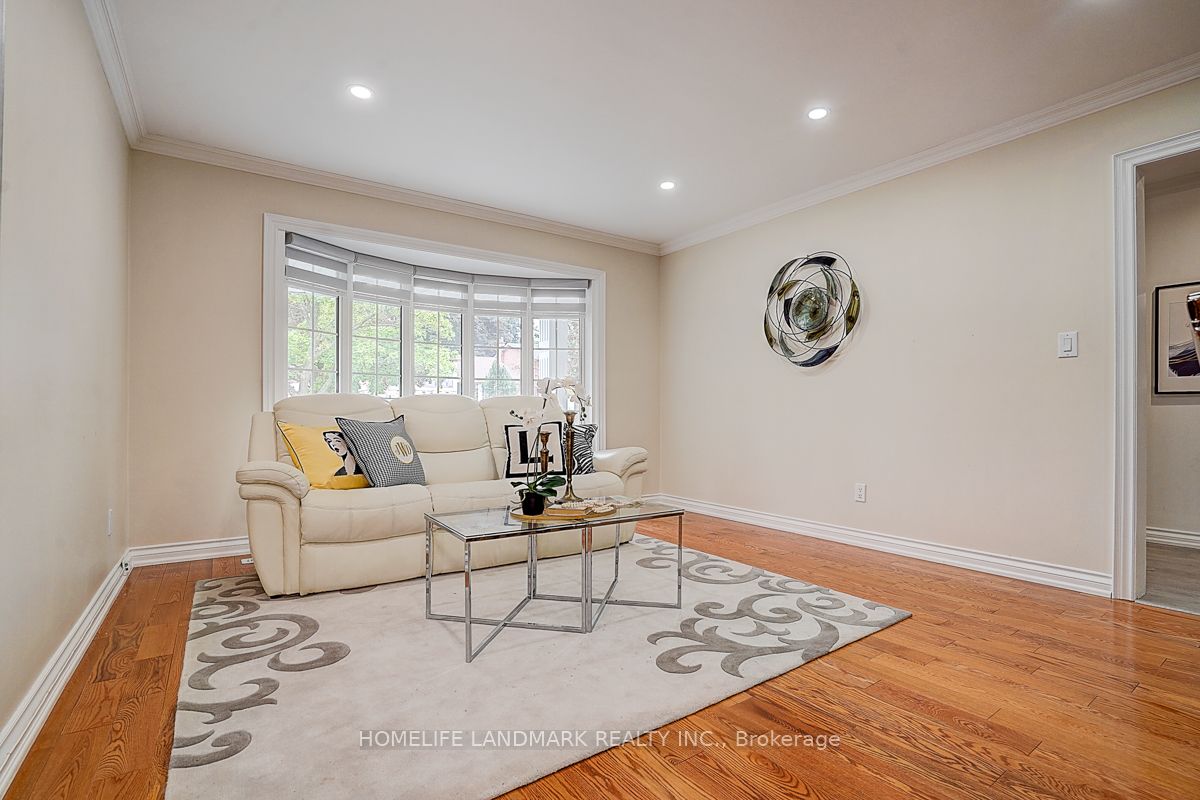 89 Whitehorn Crescent Property Photo 6