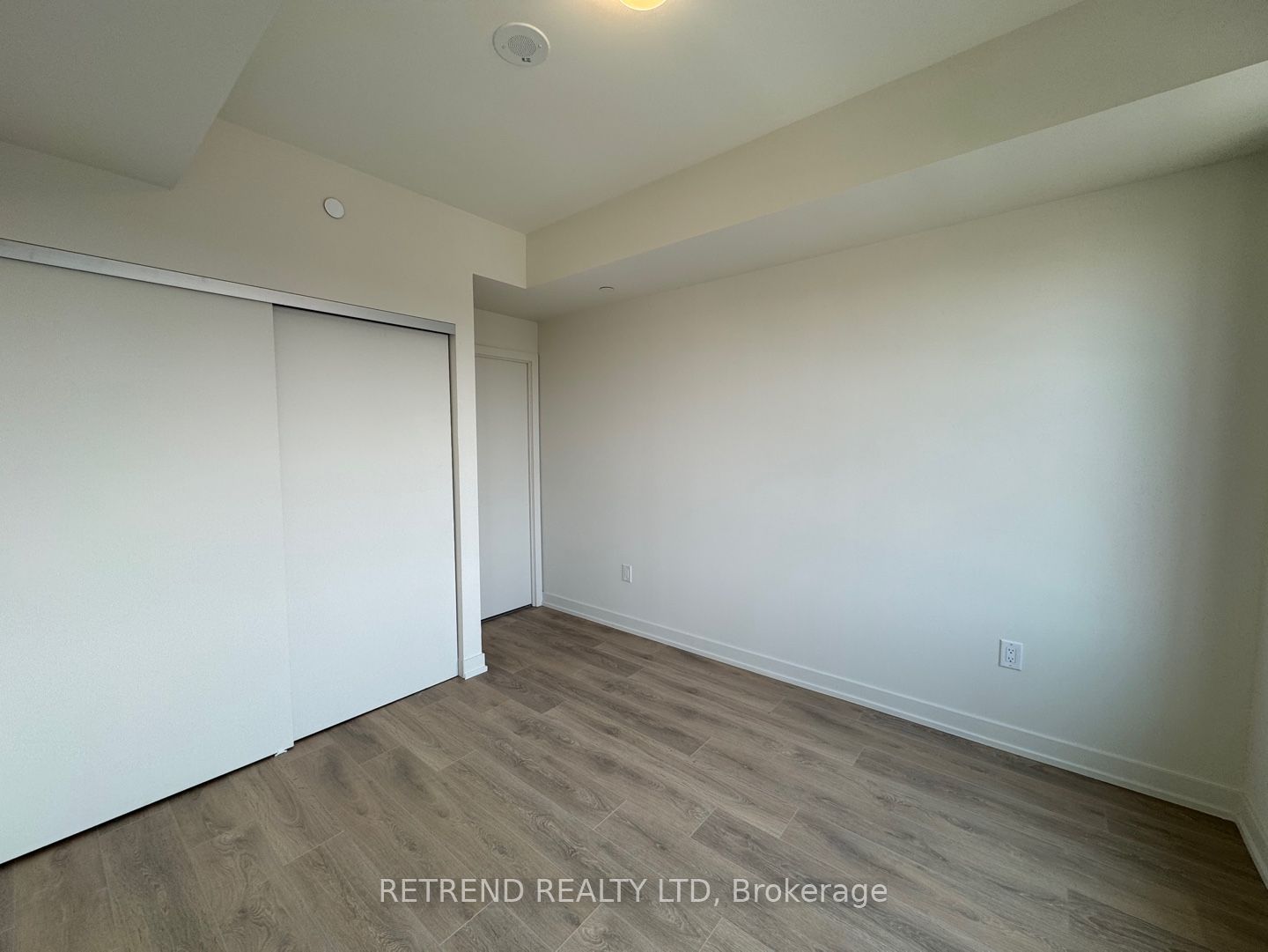 181 Sterling Road 1112 Property Photo 6