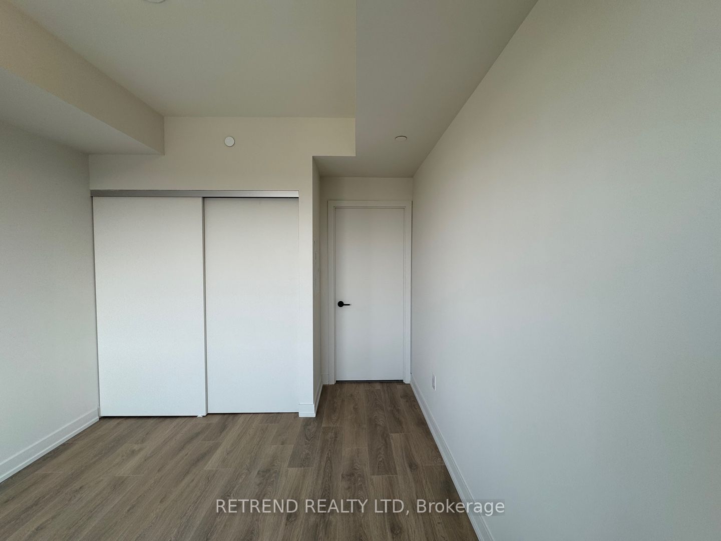 181 Sterling Road 1112 Property Photo 7