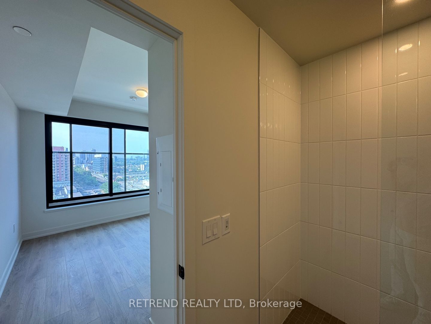 181 Sterling Road 1112 Property Photo 9