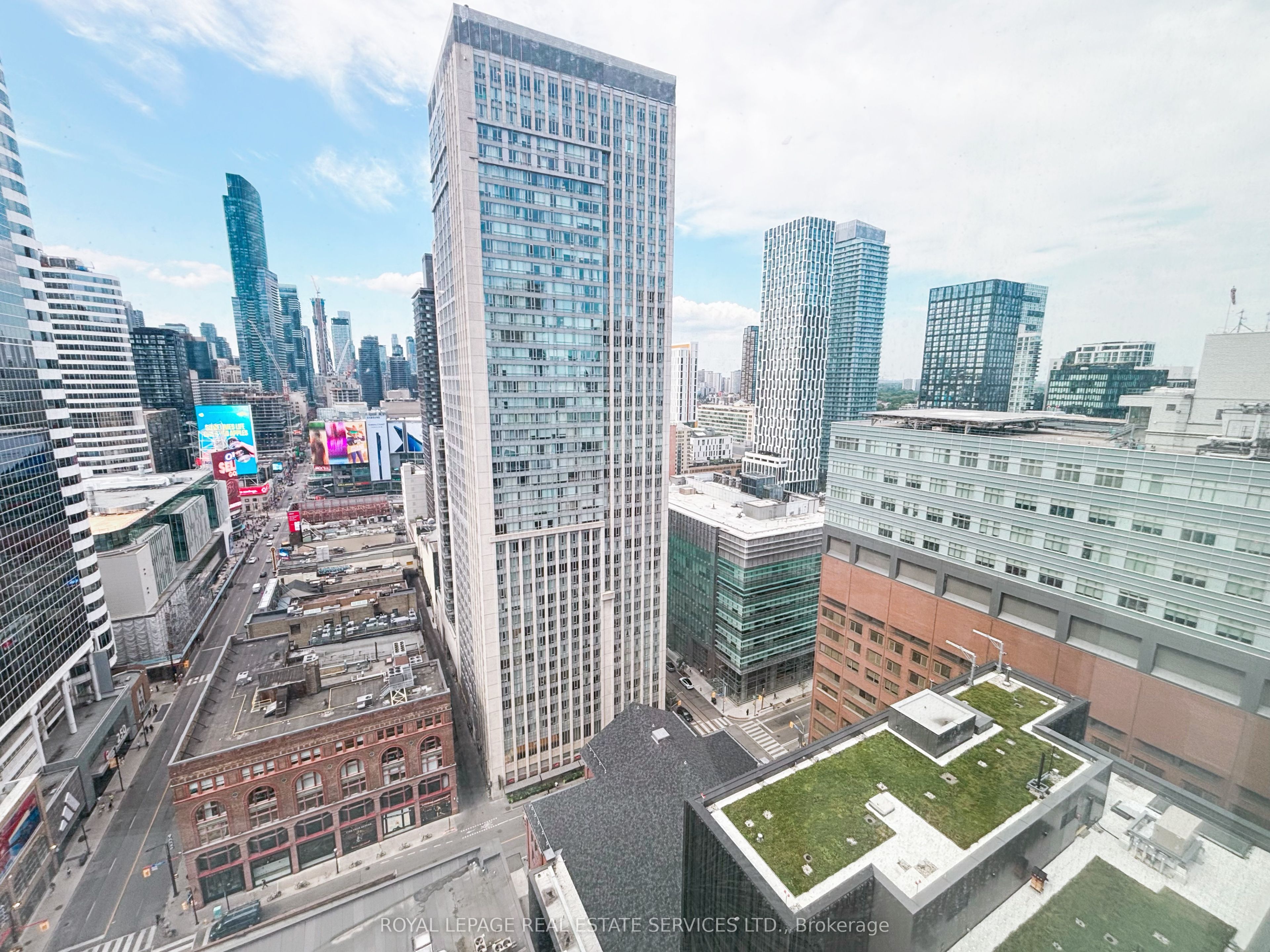 197 Yonge Street 2214 Property Photo 11
